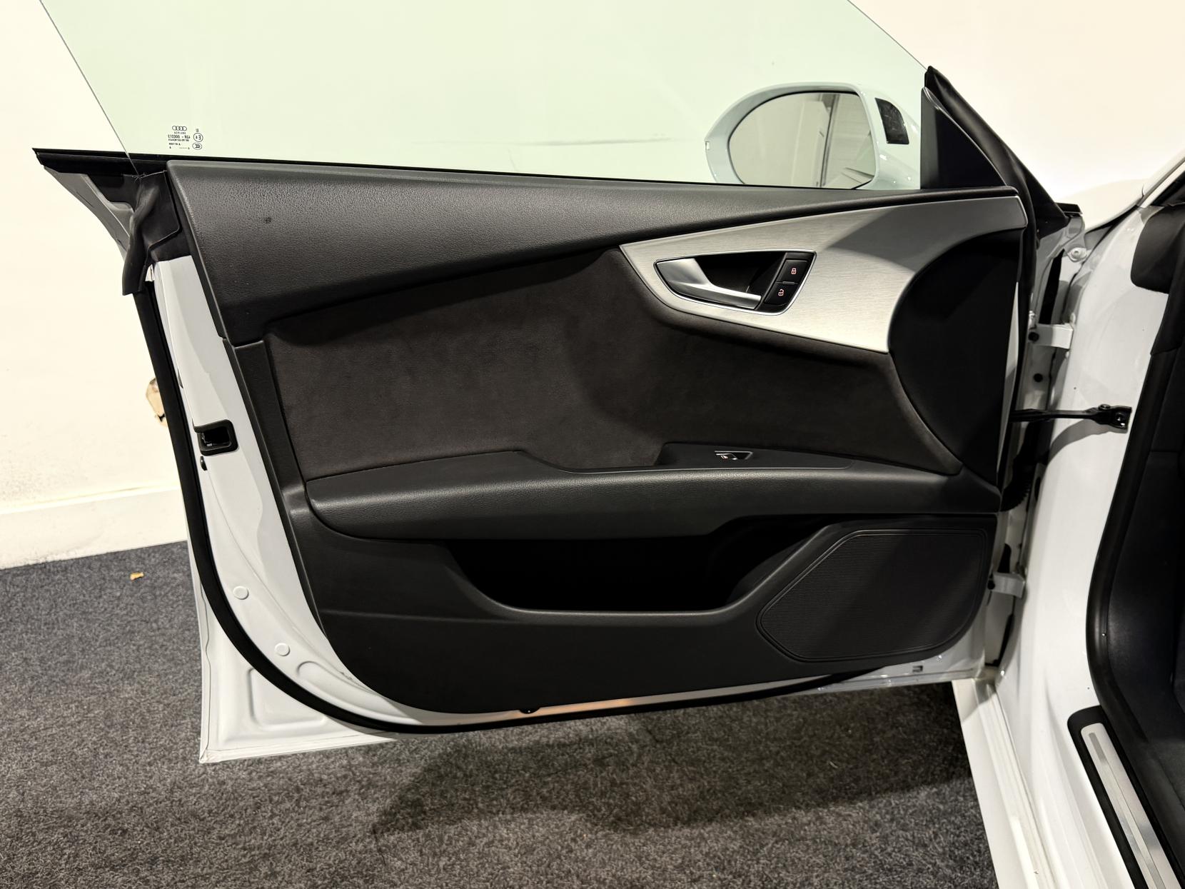 Audi A7 3.0 TDI V6 ultra S line Sportback 5dr Diesel S Tronic Euro 6 (s/s) (218 ps)