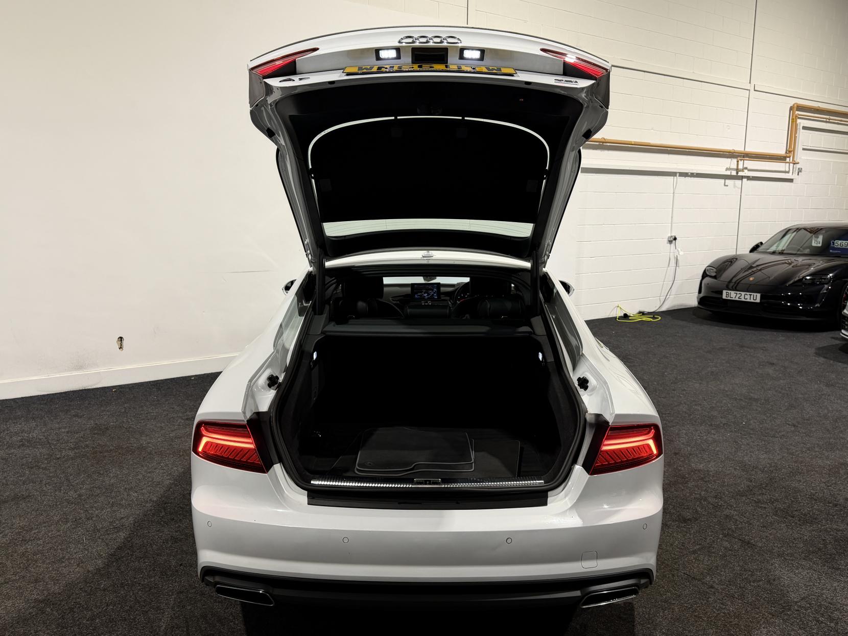 Audi A7 3.0 TDI V6 ultra S line Sportback 5dr Diesel S Tronic Euro 6 (s/s) (218 ps)