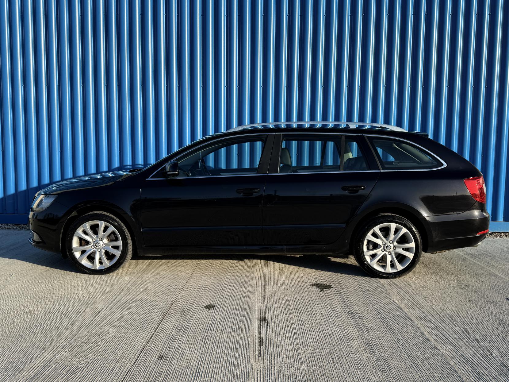 Skoda Superb 2.0 TDI SE Estate 5dr Diesel Manual Euro 5 (s/s) (170 ps)