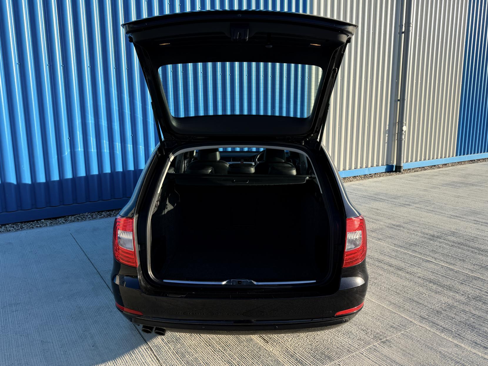 Skoda Superb 2.0 TDI SE Estate 5dr Diesel Manual Euro 5 (s/s) (170 ps)