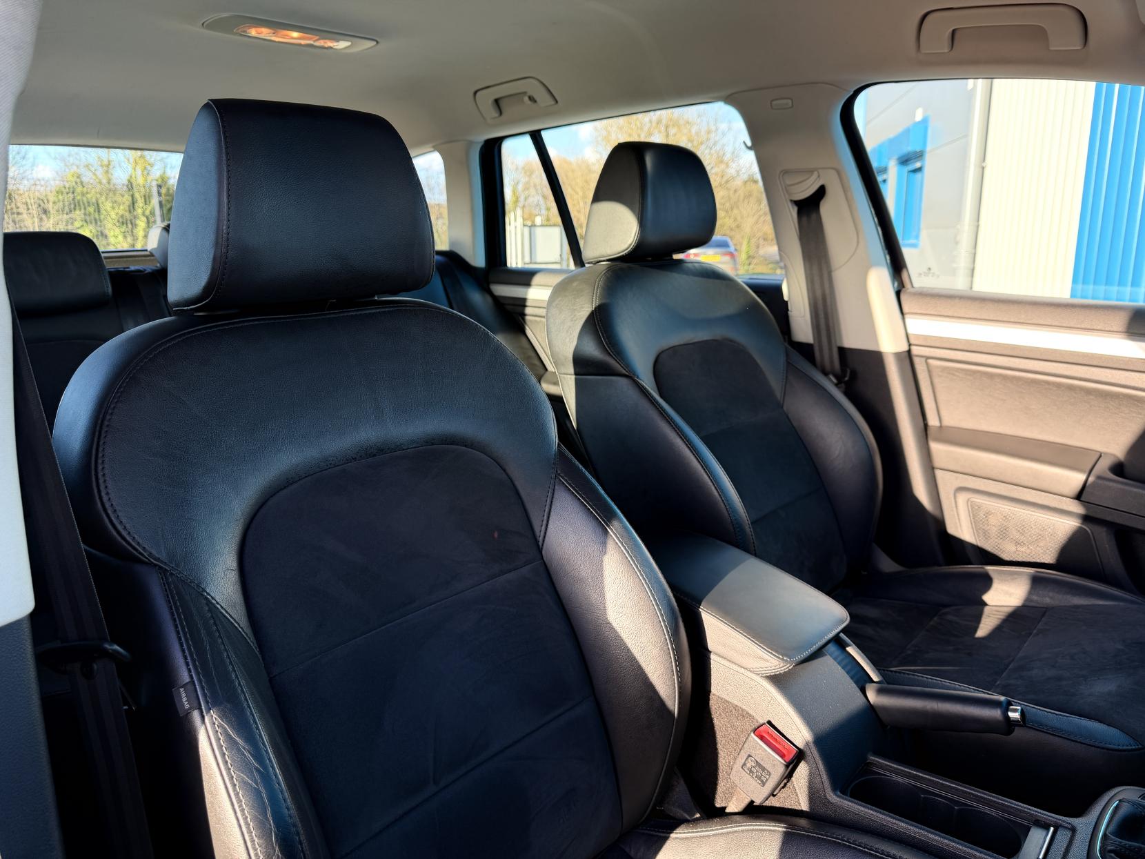 Skoda Superb 2.0 TDI SE Estate 5dr Diesel Manual Euro 5 (s/s) (170 ps)