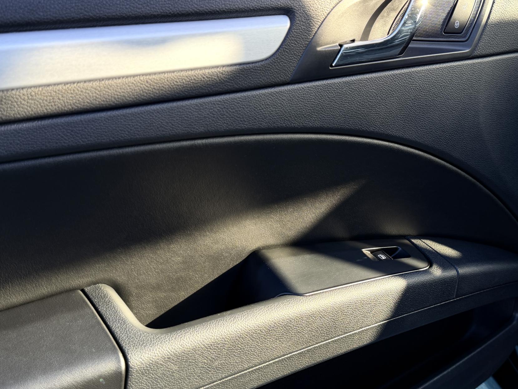 Skoda Superb 2.0 TDI SE Estate 5dr Diesel Manual Euro 5 (s/s) (170 ps)