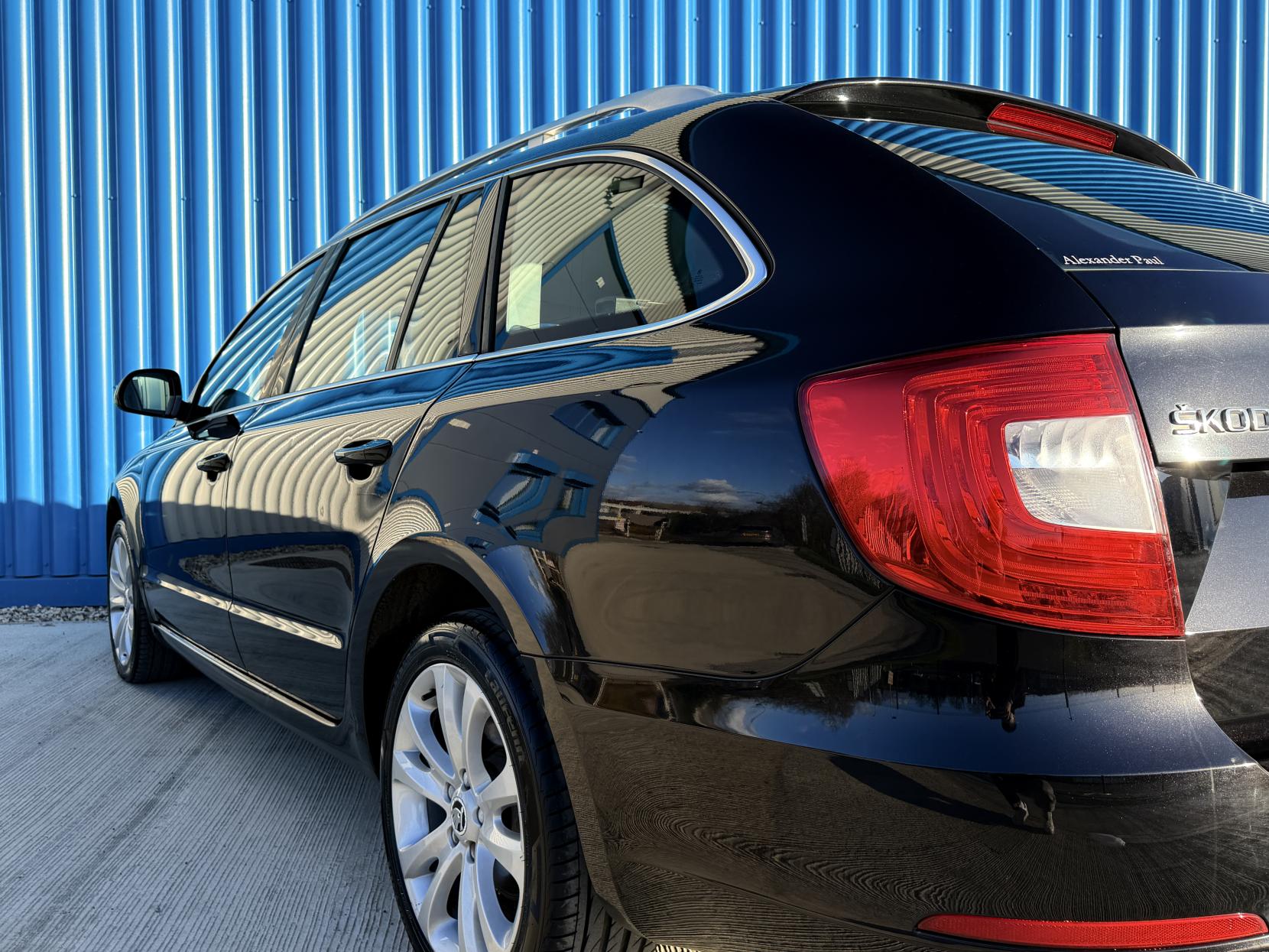 Skoda Superb 2.0 TDI SE Estate 5dr Diesel Manual Euro 5 (s/s) (170 ps)