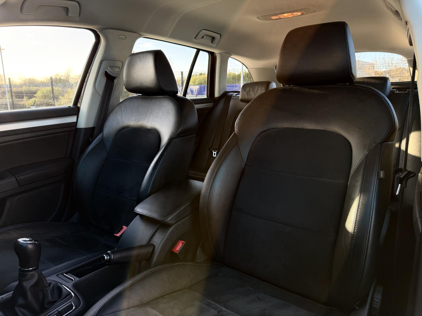 Skoda Superb 2.0 TDI SE Estate 5dr Diesel Manual Euro 5 (s/s) (170 ps)