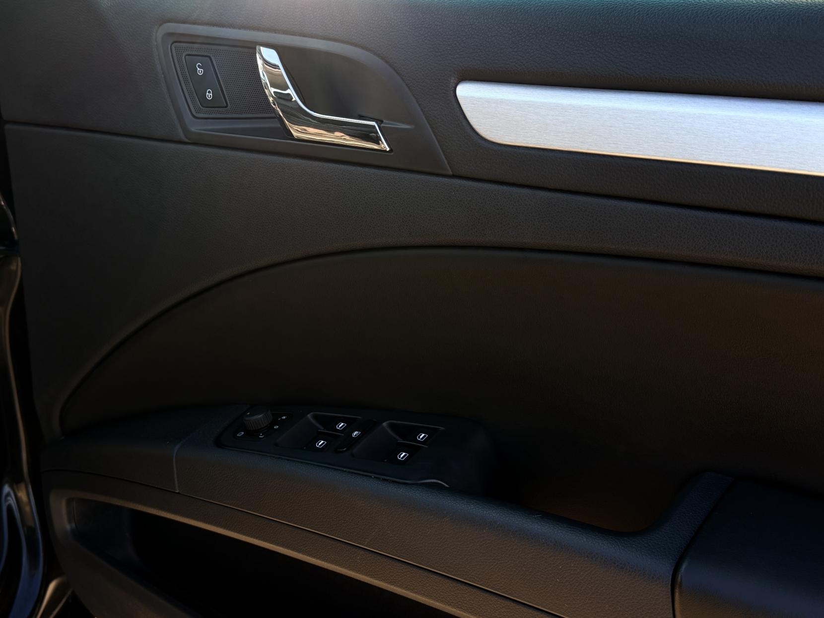 Skoda Superb 2.0 TDI SE Estate 5dr Diesel Manual Euro 5 (s/s) (170 ps)