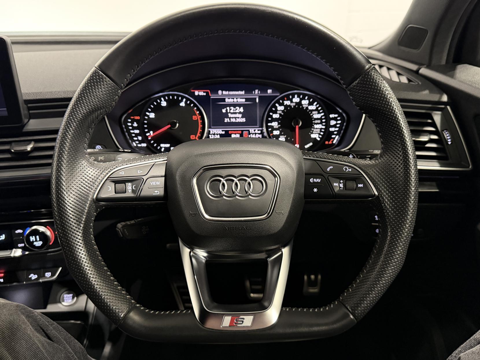 Audi Q5 2.0 TDI 40 Black Edition SUV 5dr Diesel S Tronic quattro Euro 6 (s/s) (190 ps)