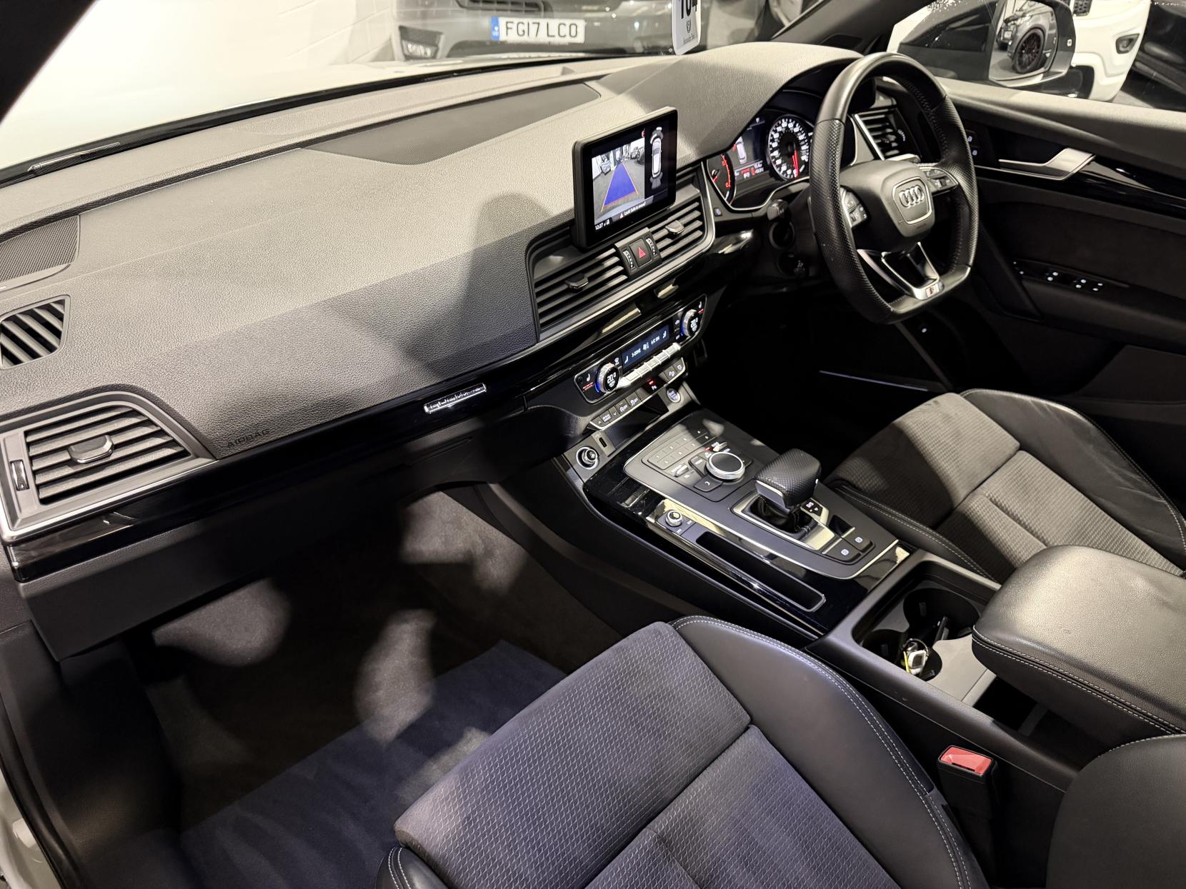 Audi Q5 2.0 TDI 40 Black Edition SUV 5dr Diesel S Tronic quattro Euro 6 (s/s) (190 ps)