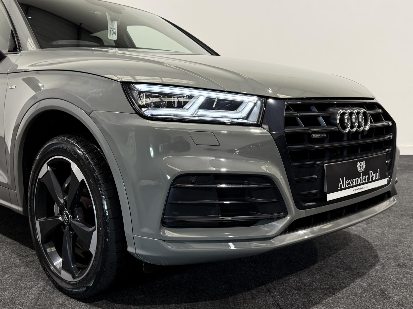 Audi Q5 2.0 TDI 40 Black Edition SUV 5dr Diesel S Tronic quattro Euro 6 (s/s) (190 ps)