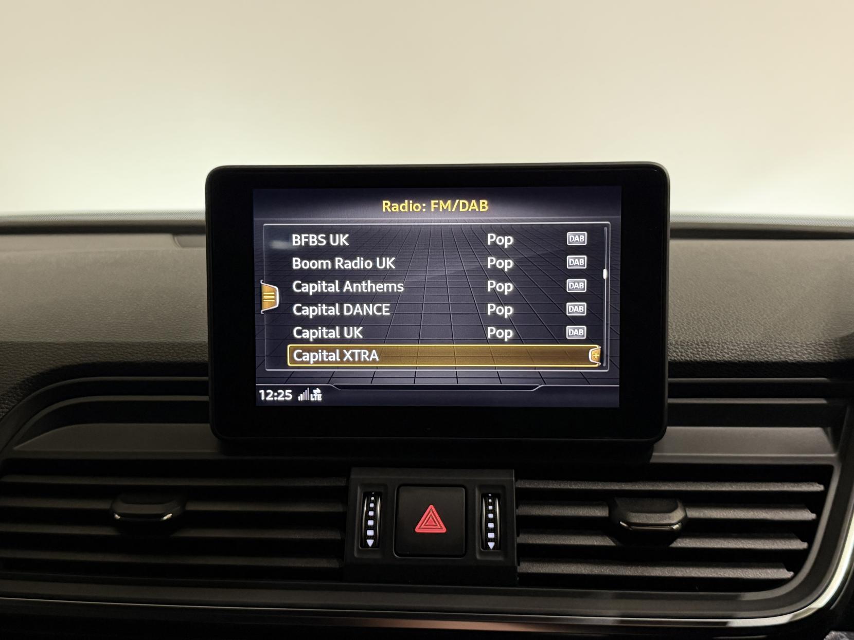 Audi Q5 2.0 TDI 40 Black Edition SUV 5dr Diesel S Tronic quattro Euro 6 (s/s) (190 ps)