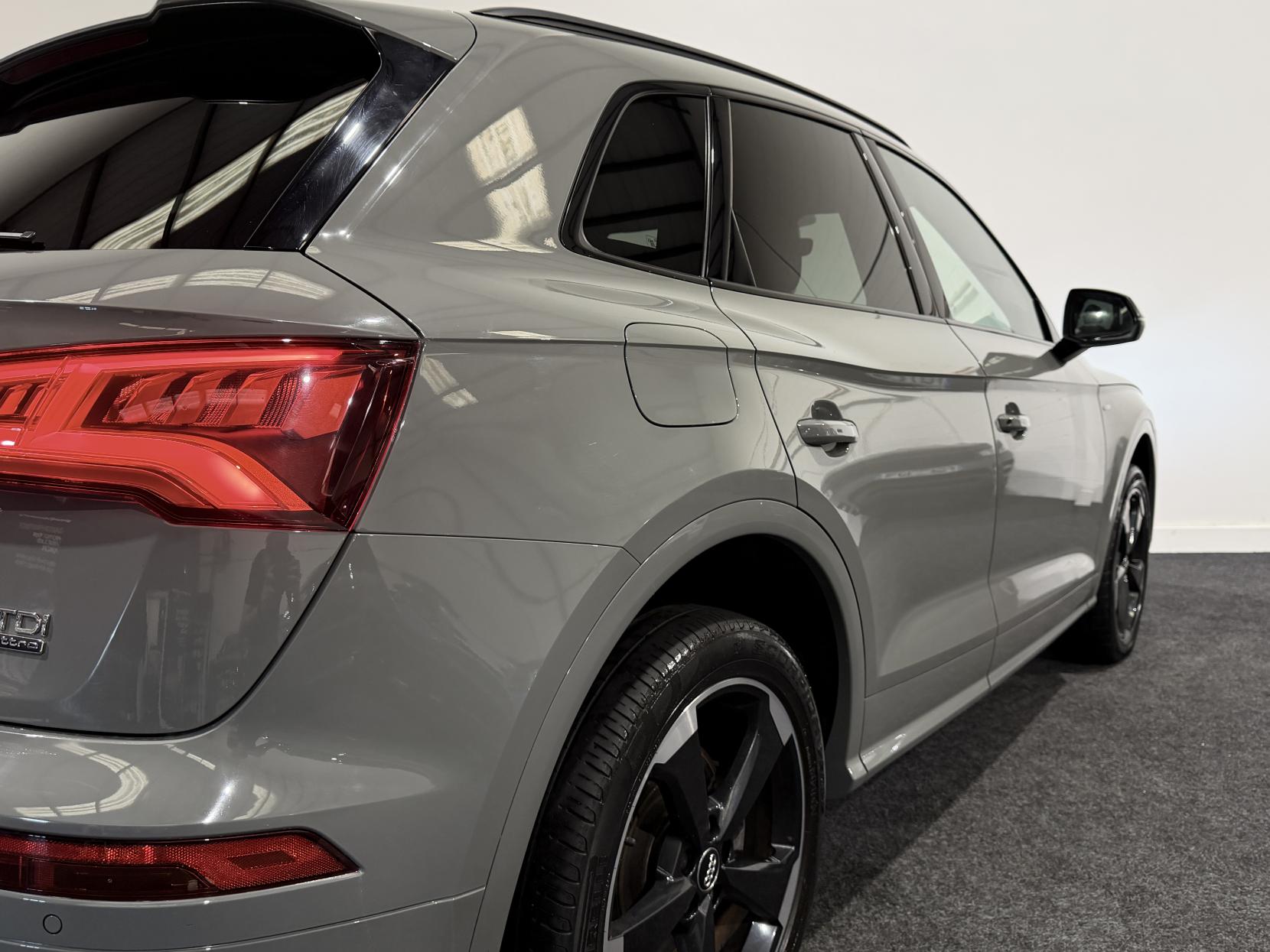 Audi Q5 2.0 TDI 40 Black Edition SUV 5dr Diesel S Tronic quattro Euro 6 (s/s) (190 ps)