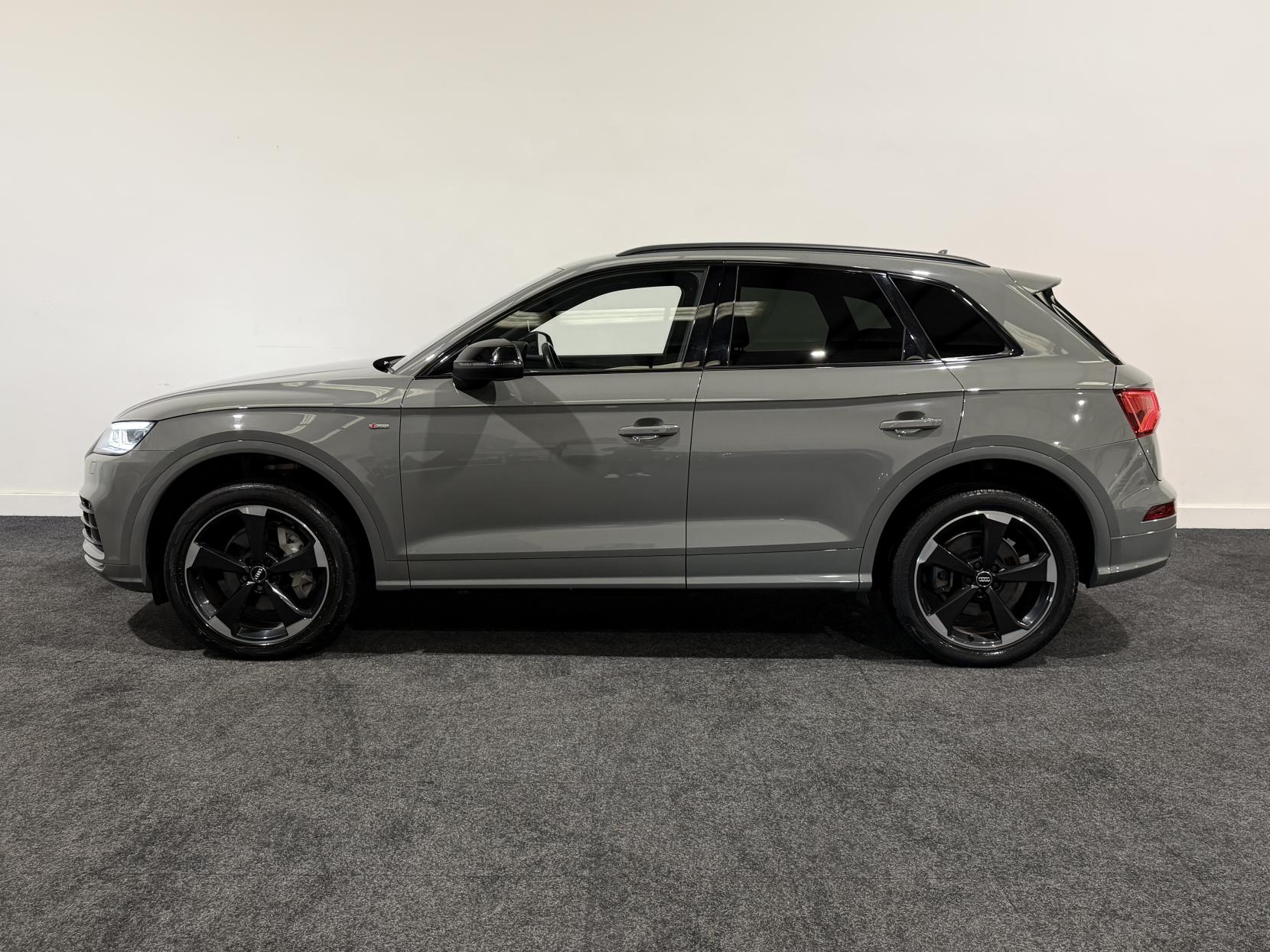 Audi Q5 2.0 TDI 40 Black Edition SUV 5dr Diesel S Tronic quattro Euro 6 (s/s) (190 ps)
