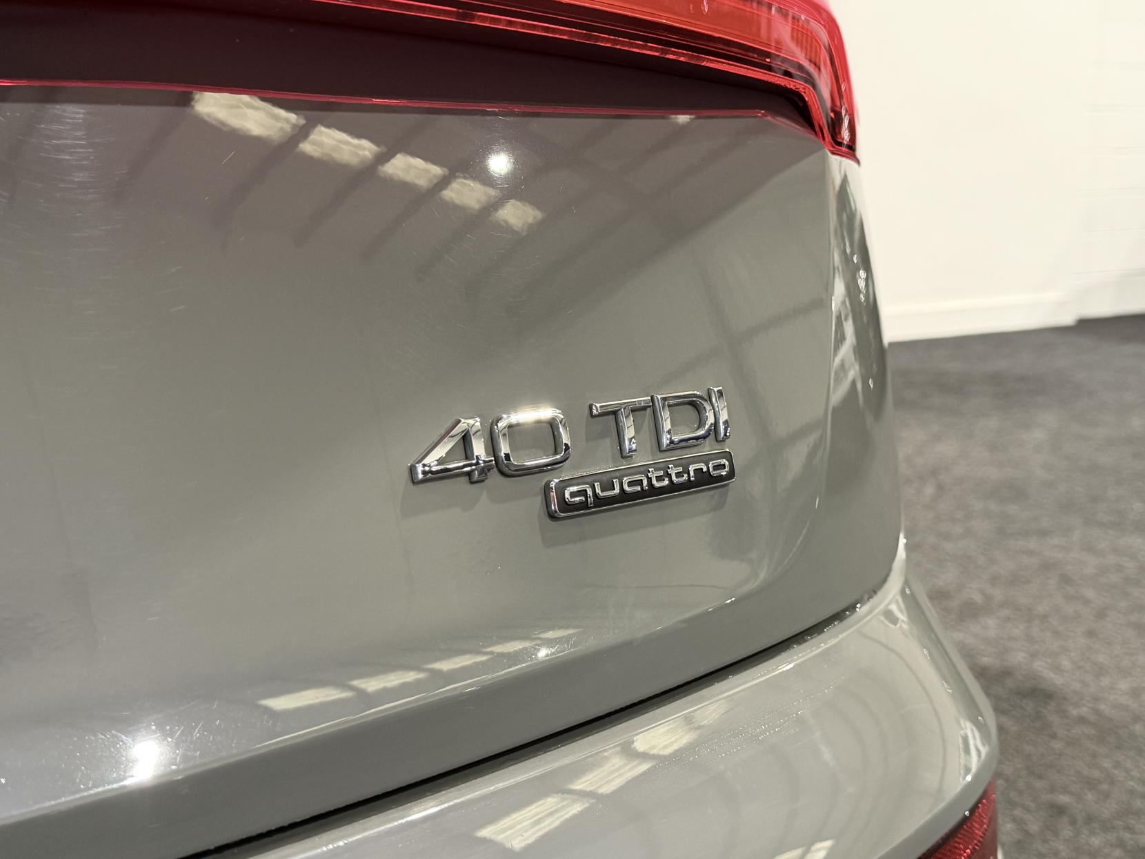 Audi Q5 2.0 TDI 40 Black Edition SUV 5dr Diesel S Tronic quattro Euro 6 (s/s) (190 ps)