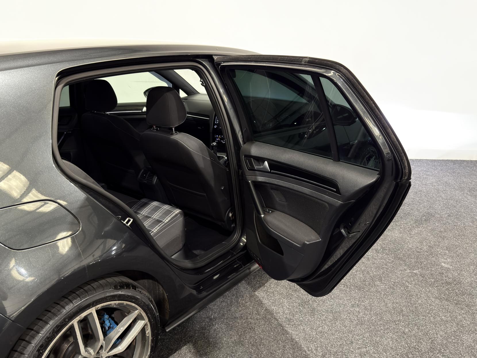 Volkswagen Golf 2.0 TDI BlueMotion Tech GTD Hatchback 5dr Diesel Manual Euro 6 (s/s) (184 ps)