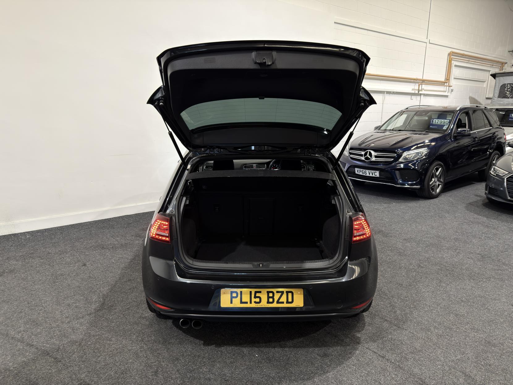 Volkswagen Golf 2.0 TDI BlueMotion Tech GTD Hatchback 5dr Diesel Manual Euro 6 (s/s) (184 ps)