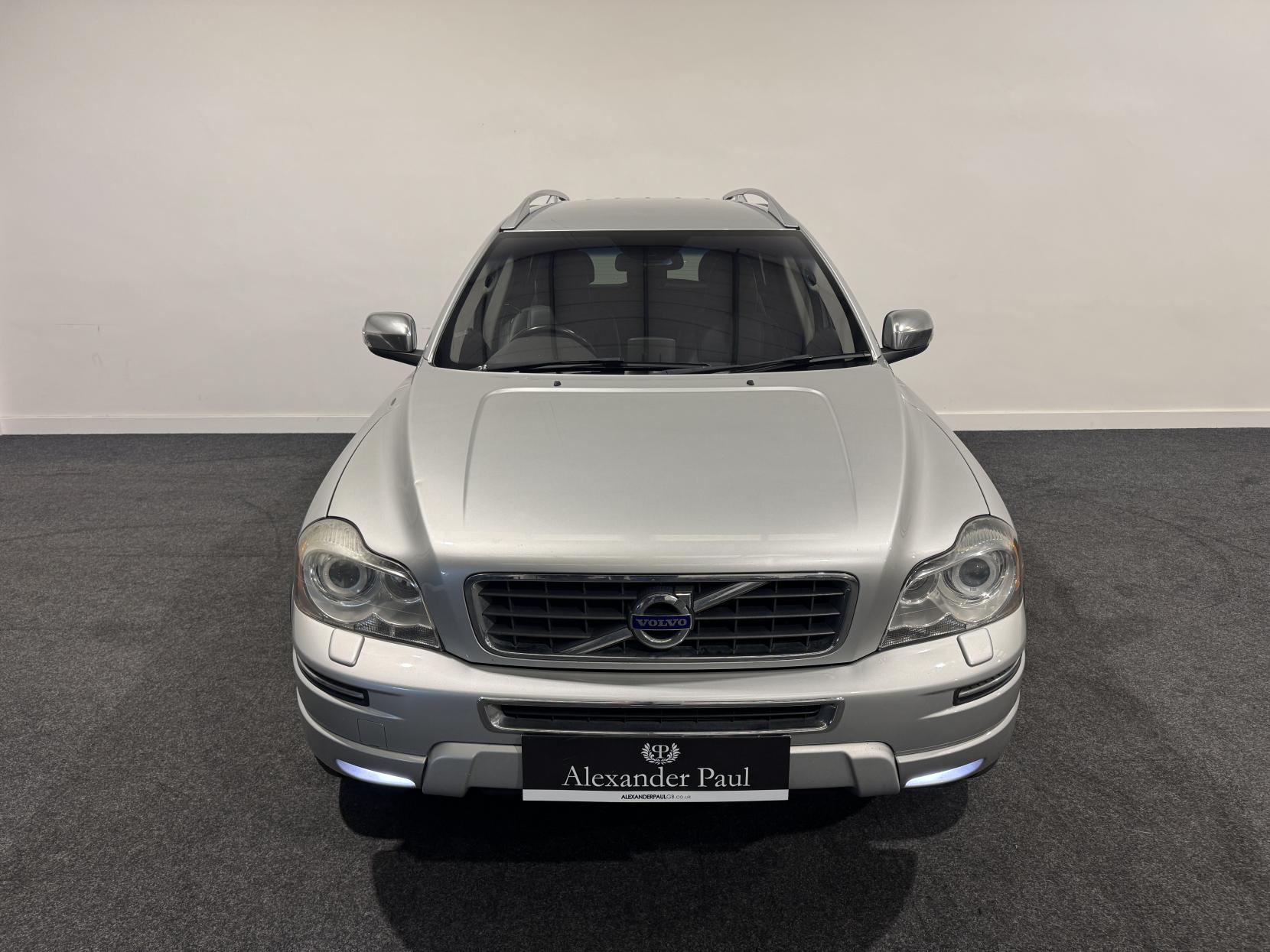 Volvo XC90 2.4 D5 Executive SUV 5dr Diesel Geartronic 4WD Euro 5 (200 ps)