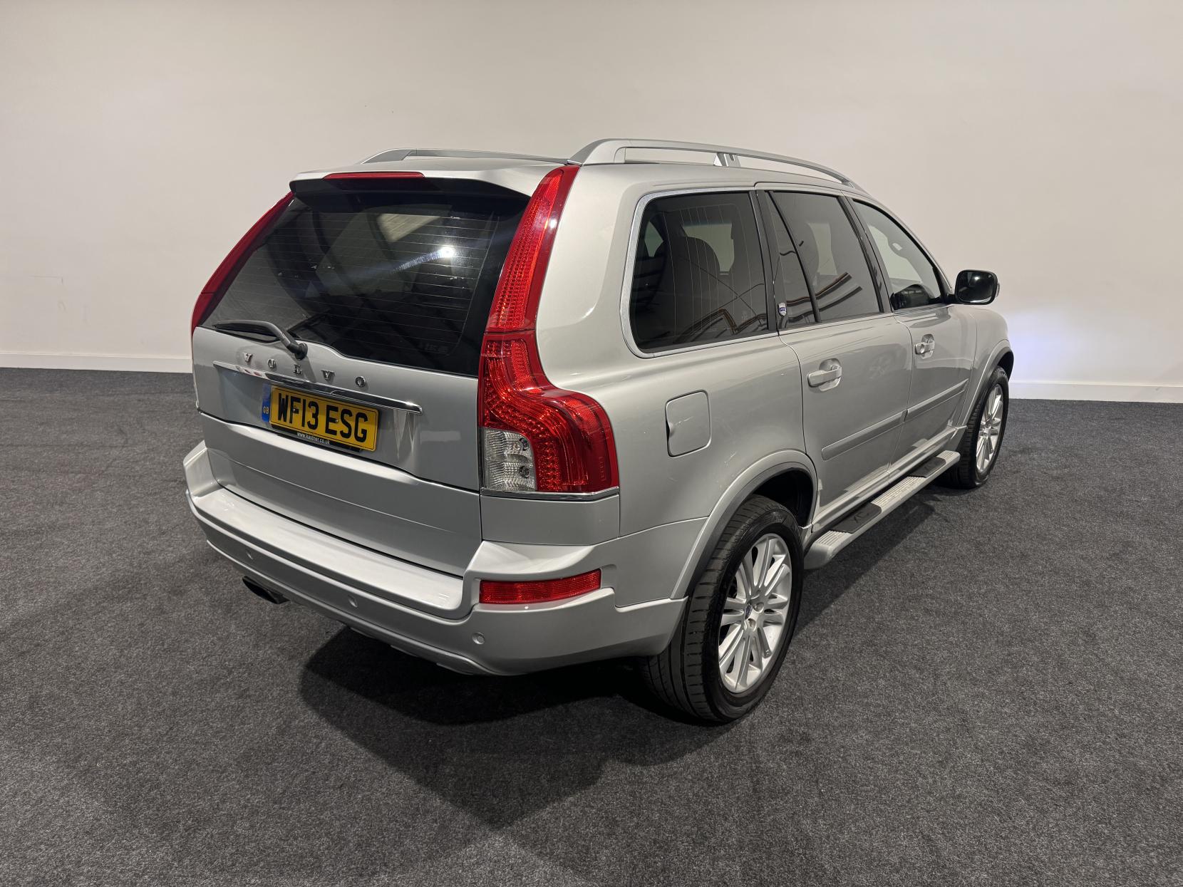 Volvo XC90 2.4 D5 Executive SUV 5dr Diesel Geartronic 4WD Euro 5 (200 ps)