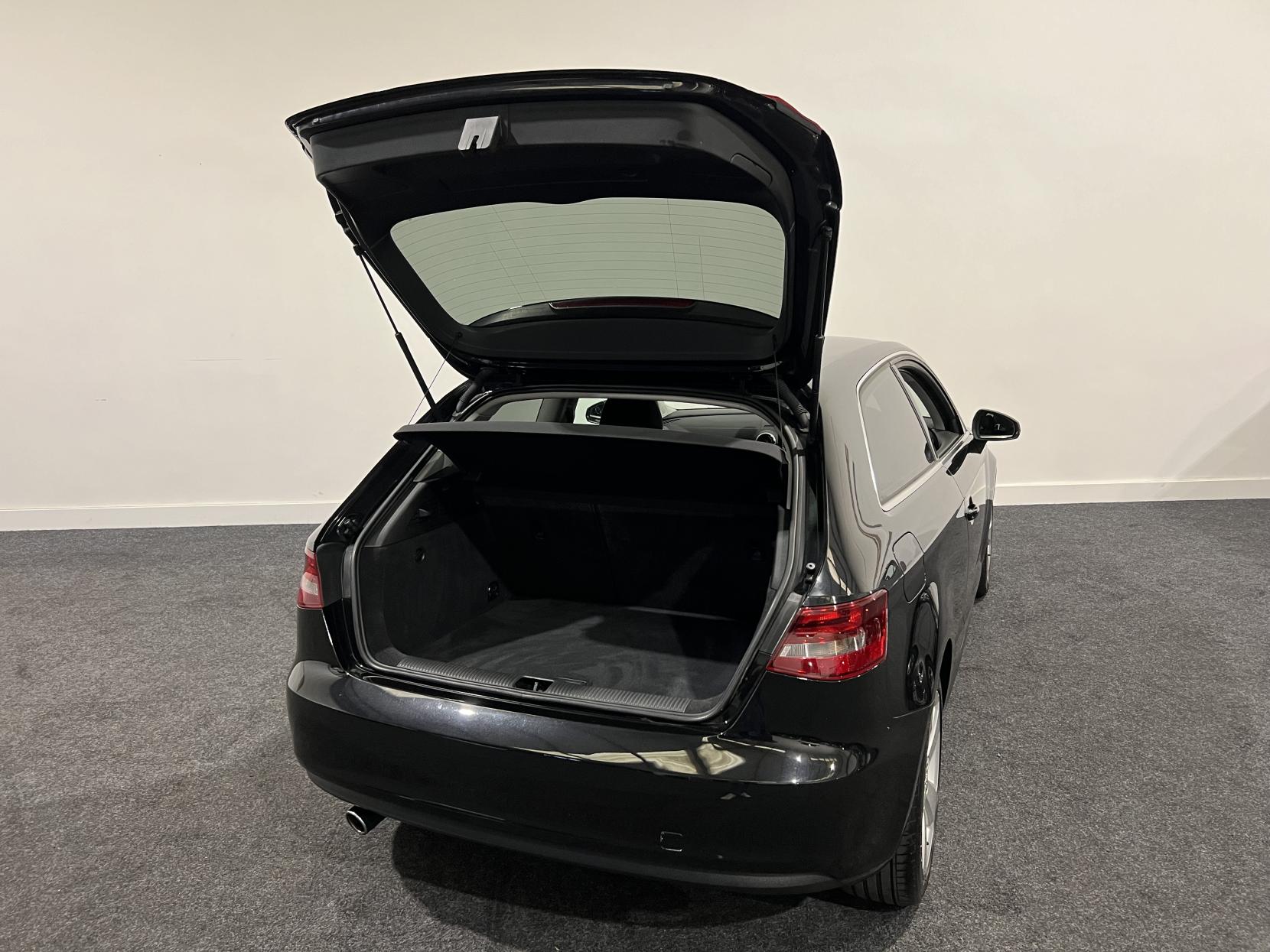 Audi A3 1.6 TDI Sport Hatchback 3dr Diesel Manual Euro 5 (s/s) (105 ps)