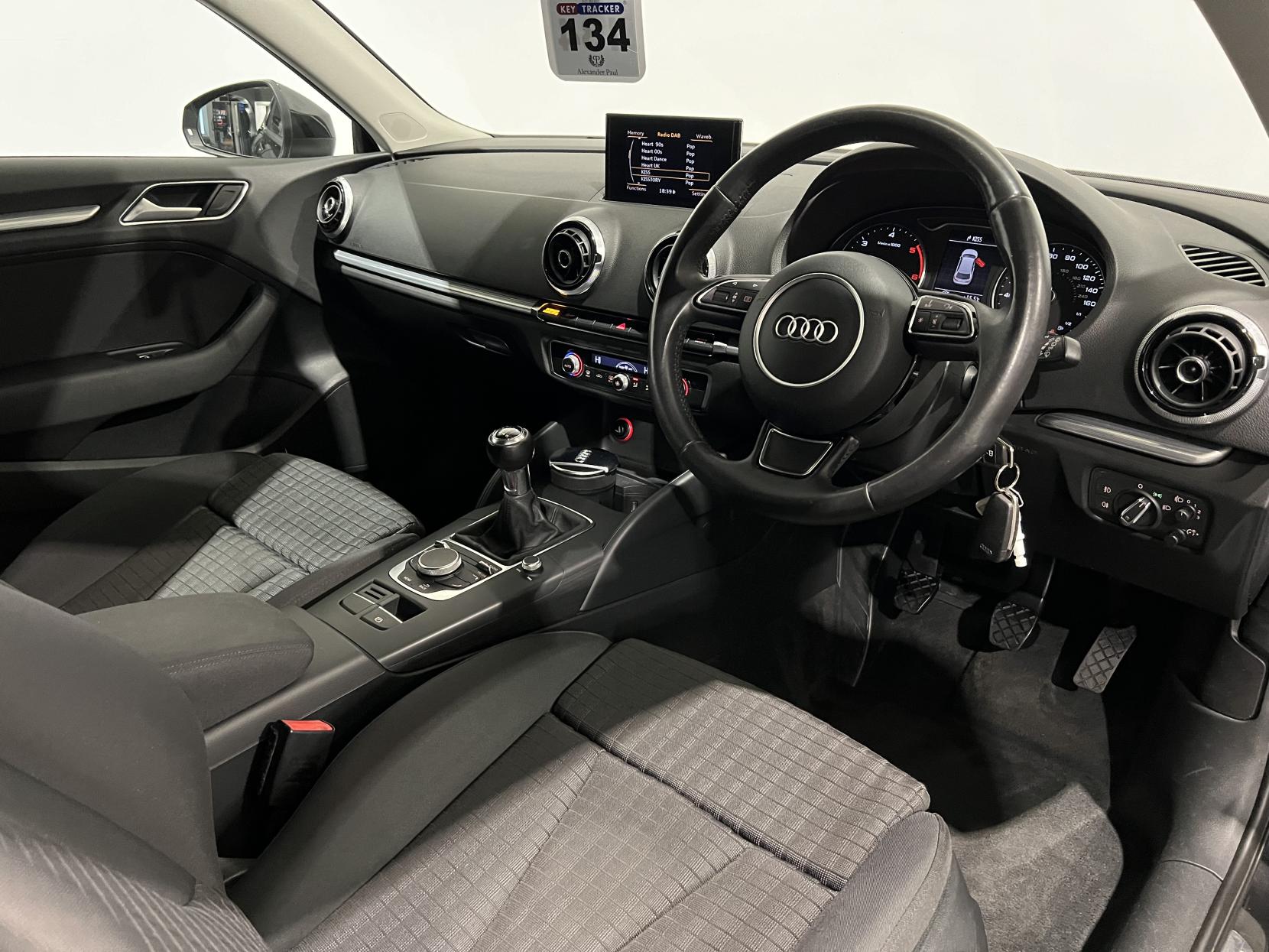 Audi A3 1.6 TDI Sport Hatchback 3dr Diesel Manual Euro 5 (s/s) (105 ps)