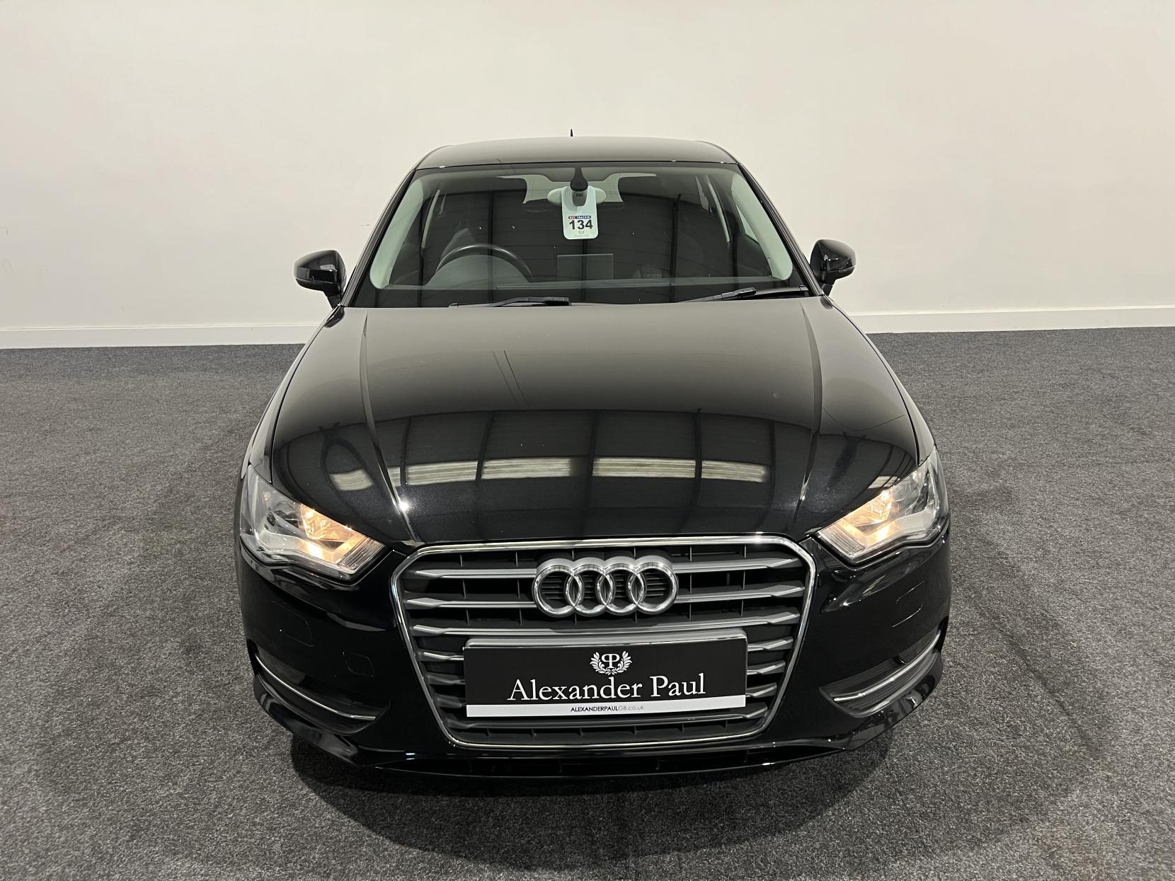 Audi A3 1.6 TDI Sport Hatchback 3dr Diesel Manual Euro 5 (s/s) (105 ps)