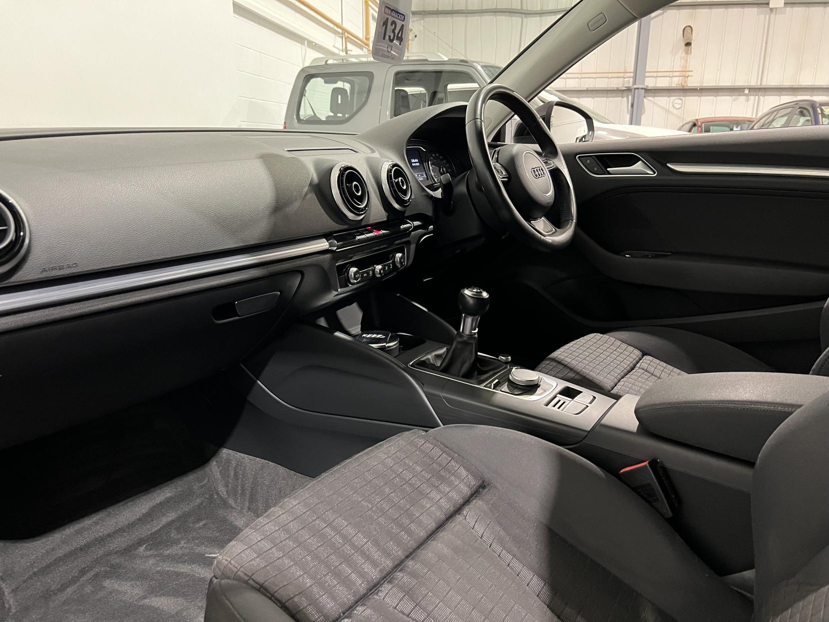 Audi A3 1.6 TDI Sport Hatchback 3dr Diesel Manual Euro 5 (s/s) (105 ps)