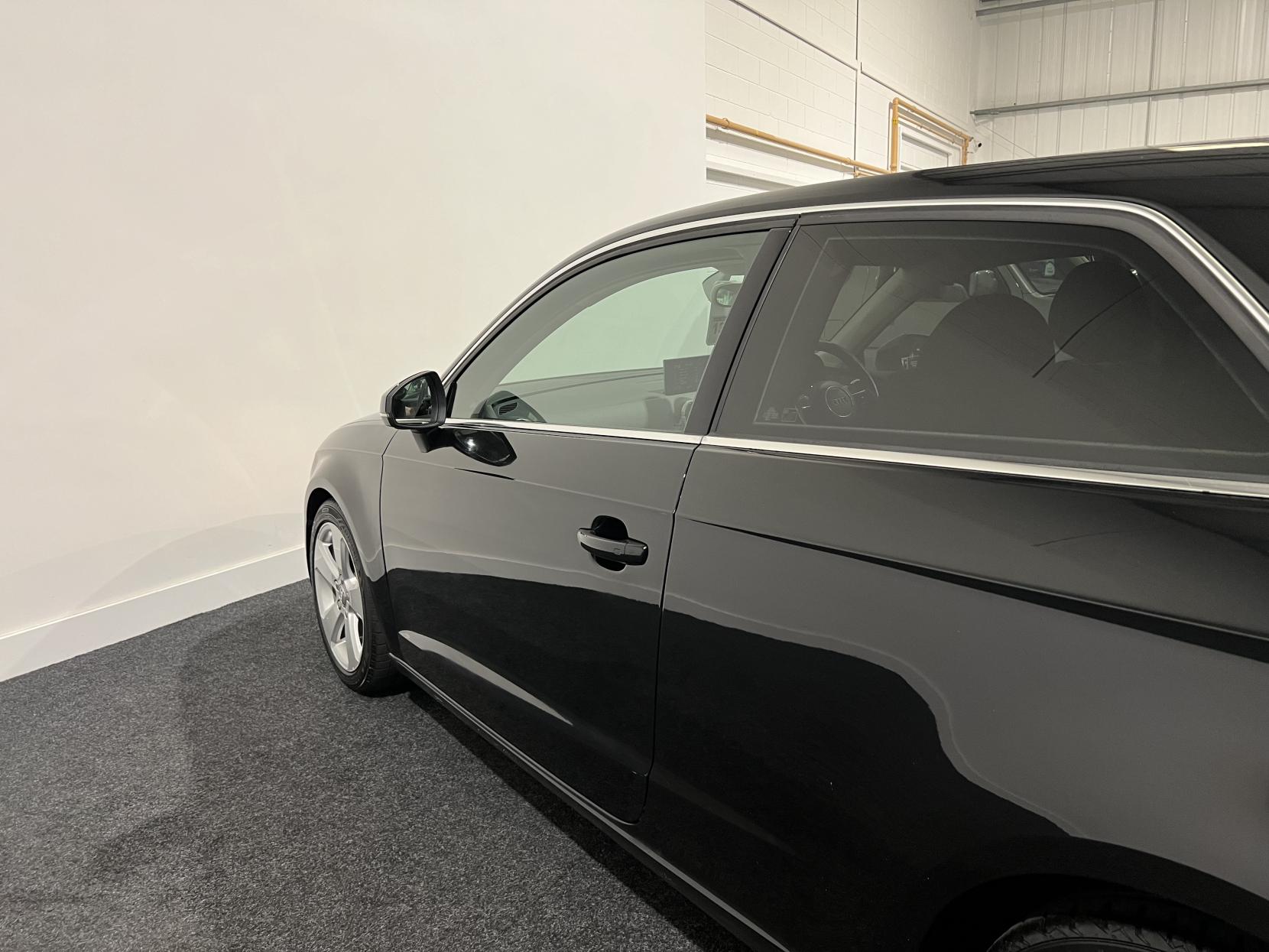 Audi A3 1.6 TDI Sport Hatchback 3dr Diesel Manual Euro 5 (s/s) (105 ps)