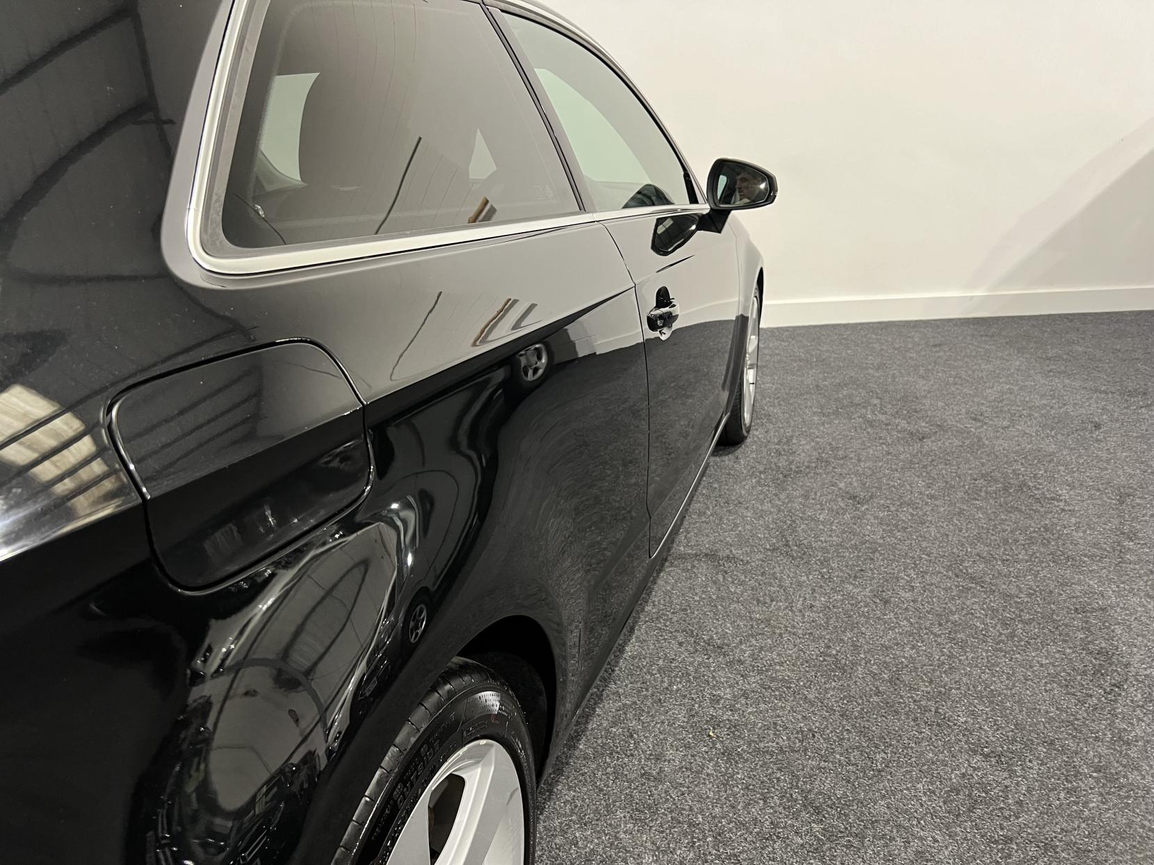 Audi A3 1.6 TDI Sport Hatchback 3dr Diesel Manual Euro 5 (s/s) (105 ps)