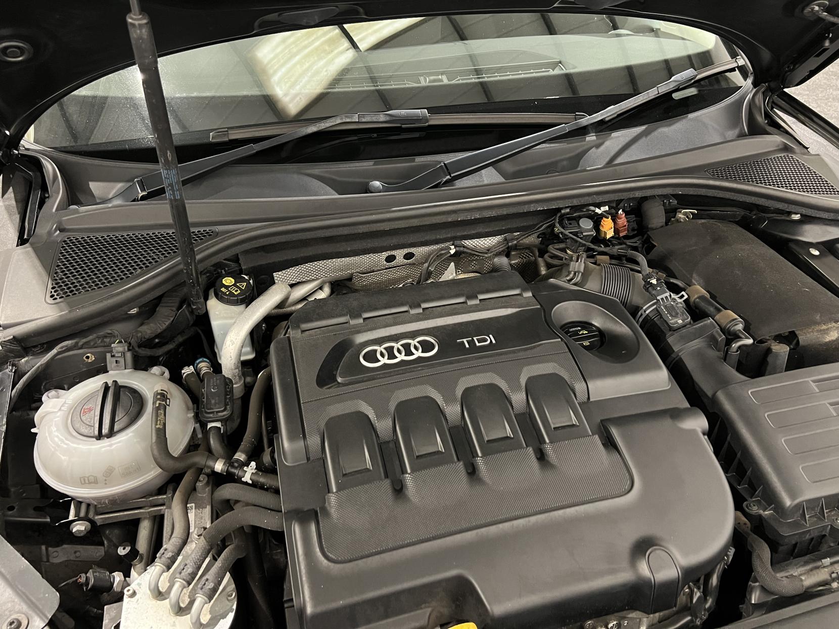 Audi A3 1.6 TDI Sport Hatchback 3dr Diesel Manual Euro 5 (s/s) (105 ps)