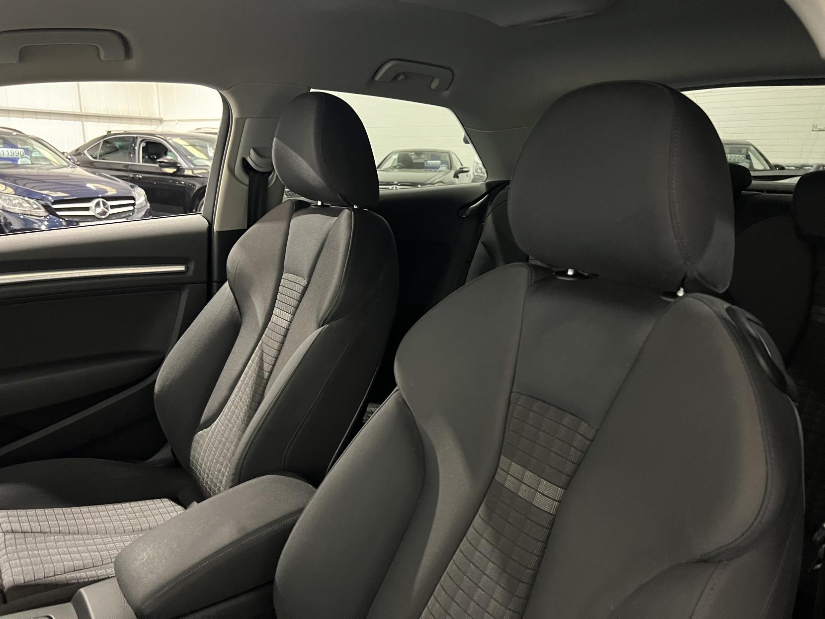 Audi A3 1.6 TDI Sport Hatchback 3dr Diesel Manual Euro 5 (s/s) (105 ps)