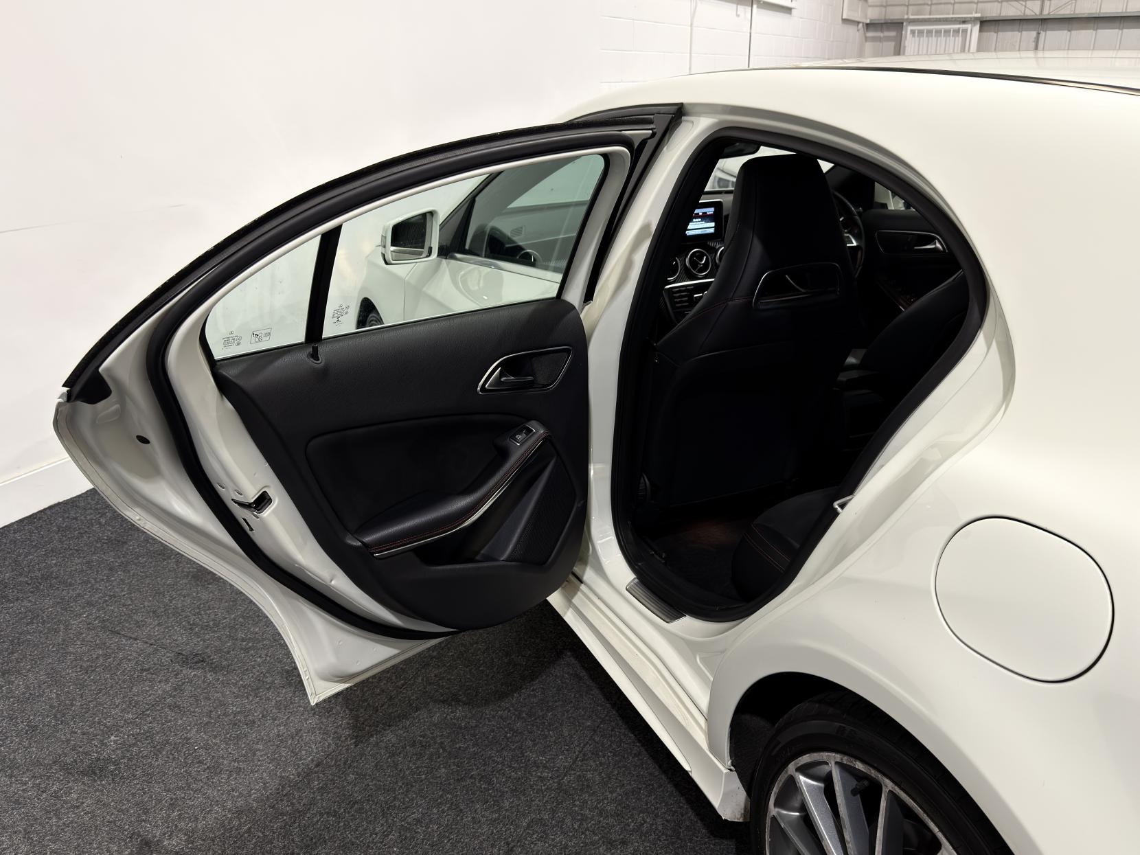 Mercedes-Benz A Class 1.5 A180 CDI BlueEfficiency AMG Sport Hatchback 5dr Diesel Manual Euro 5 (s/s) (109 ps)