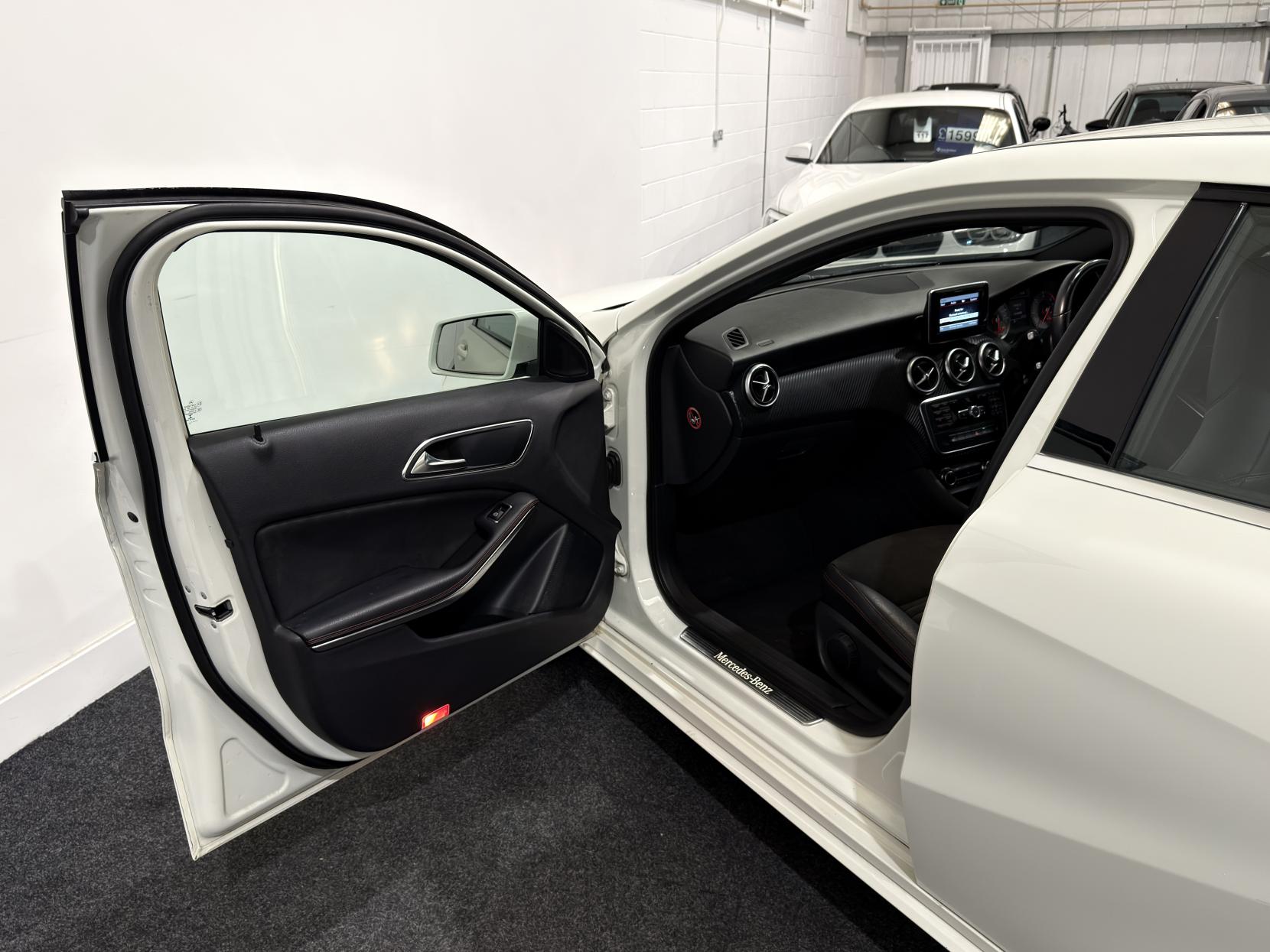 Mercedes-Benz A Class 1.5 A180 CDI BlueEfficiency AMG Sport Hatchback 5dr Diesel Manual Euro 5 (s/s) (109 ps)