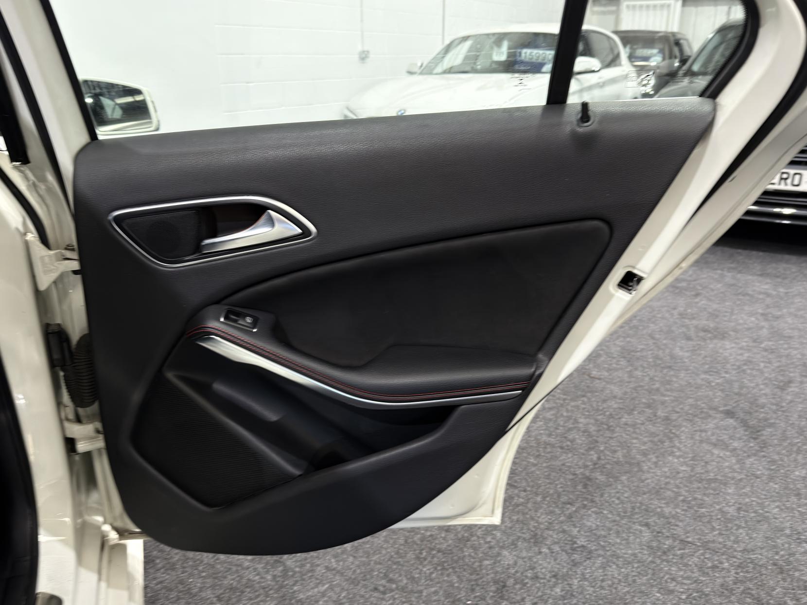 Mercedes-Benz A Class 1.5 A180 CDI BlueEfficiency AMG Sport Hatchback 5dr Diesel Manual Euro 5 (s/s) (109 ps)