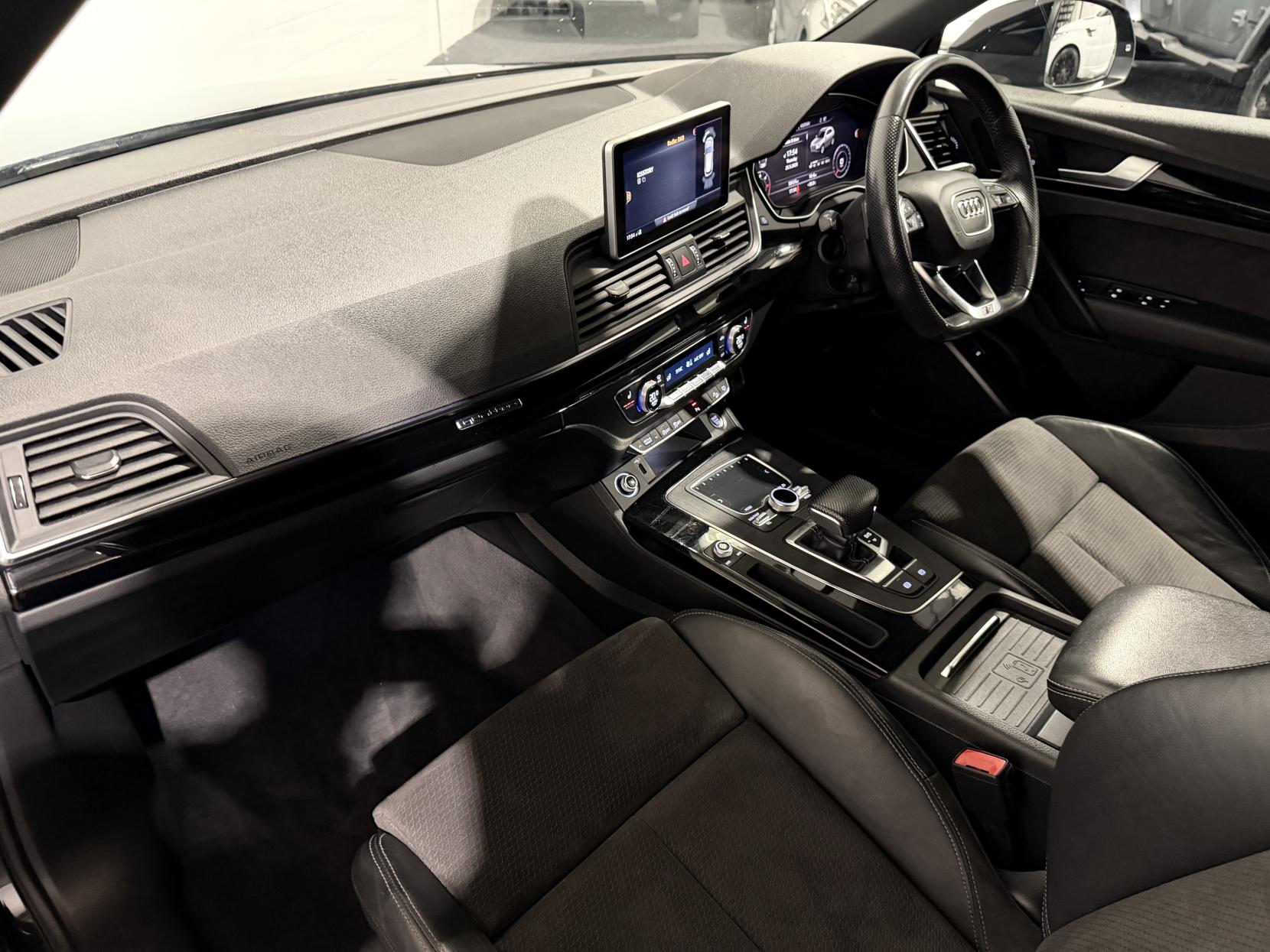 Audi Q5 2.0 TDI 40 Black Edition SUV 5dr Diesel S Tronic quattro Euro 6 (s/s) (190 ps)