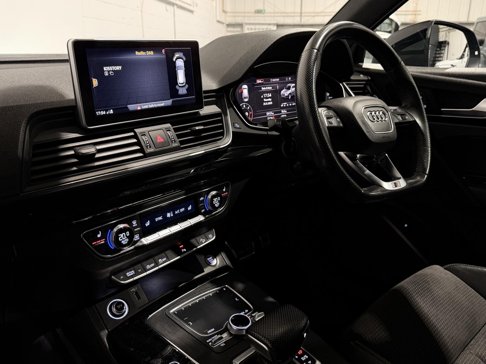 Audi Q5 2.0 TDI 40 Black Edition SUV 5dr Diesel S Tronic quattro Euro 6 (s/s) (190 ps)