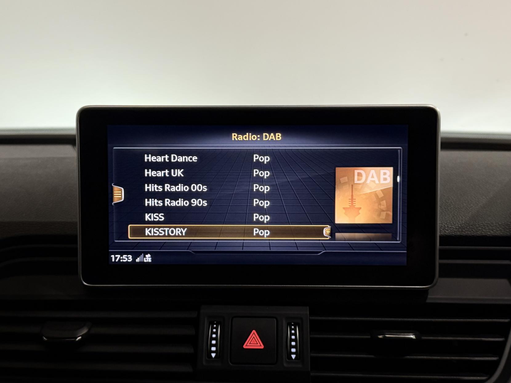 Audi Q5 2.0 TDI 40 Black Edition SUV 5dr Diesel S Tronic quattro Euro 6 (s/s) (190 ps)