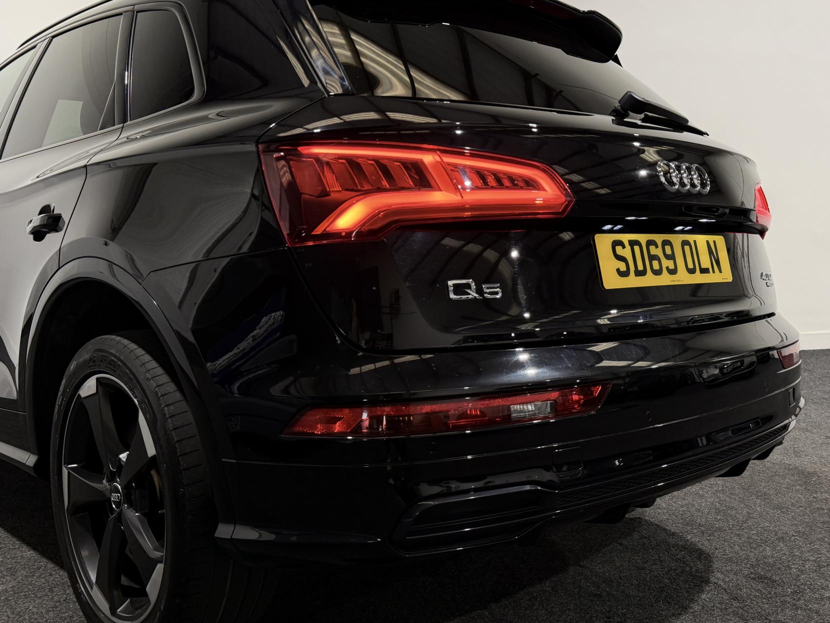 Audi Q5 2.0 TDI 40 Black Edition SUV 5dr Diesel S Tronic quattro Euro 6 (s/s) (190 ps)