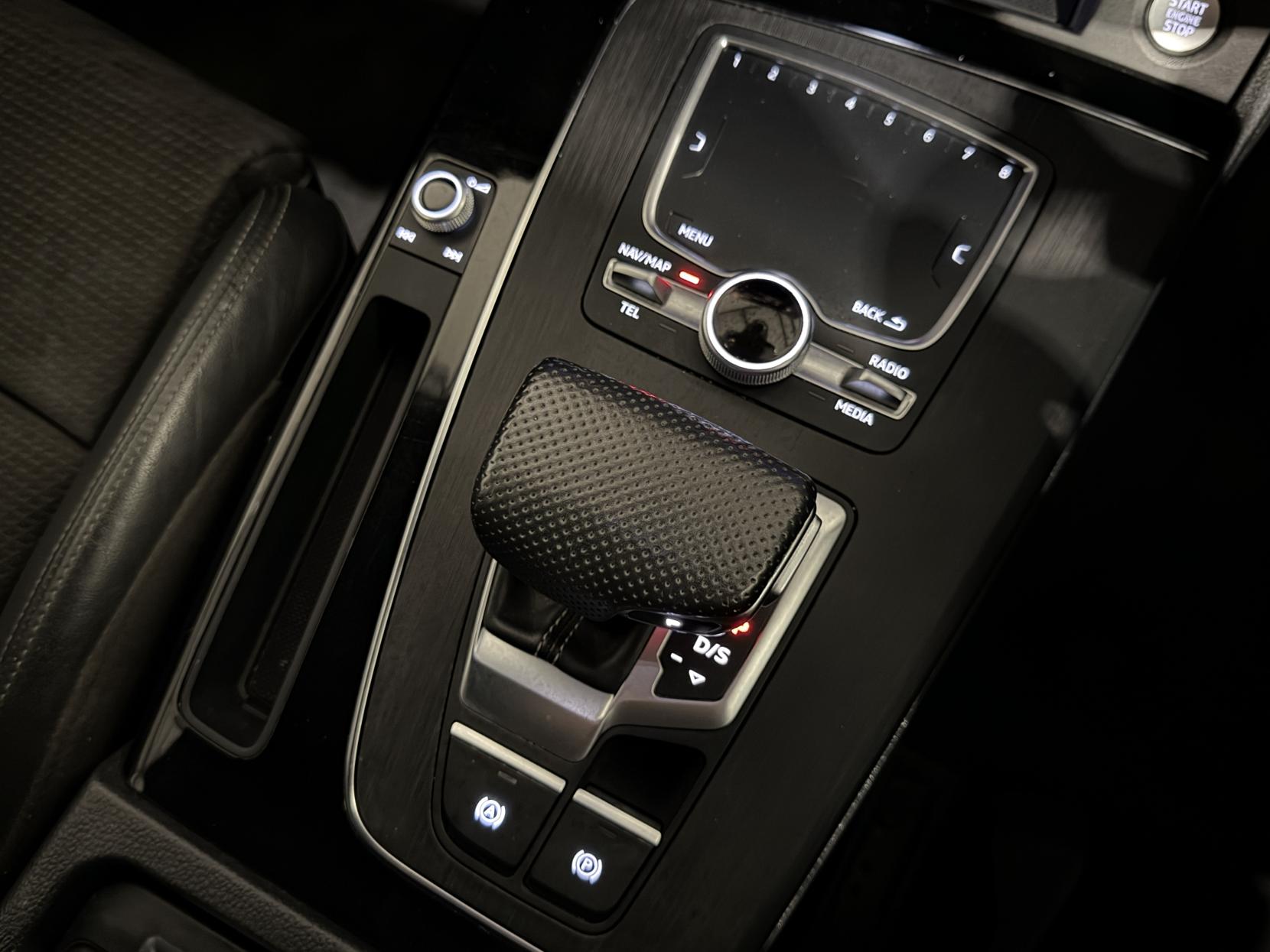 Audi Q5 2.0 TDI 40 Black Edition SUV 5dr Diesel S Tronic quattro Euro 6 (s/s) (190 ps)