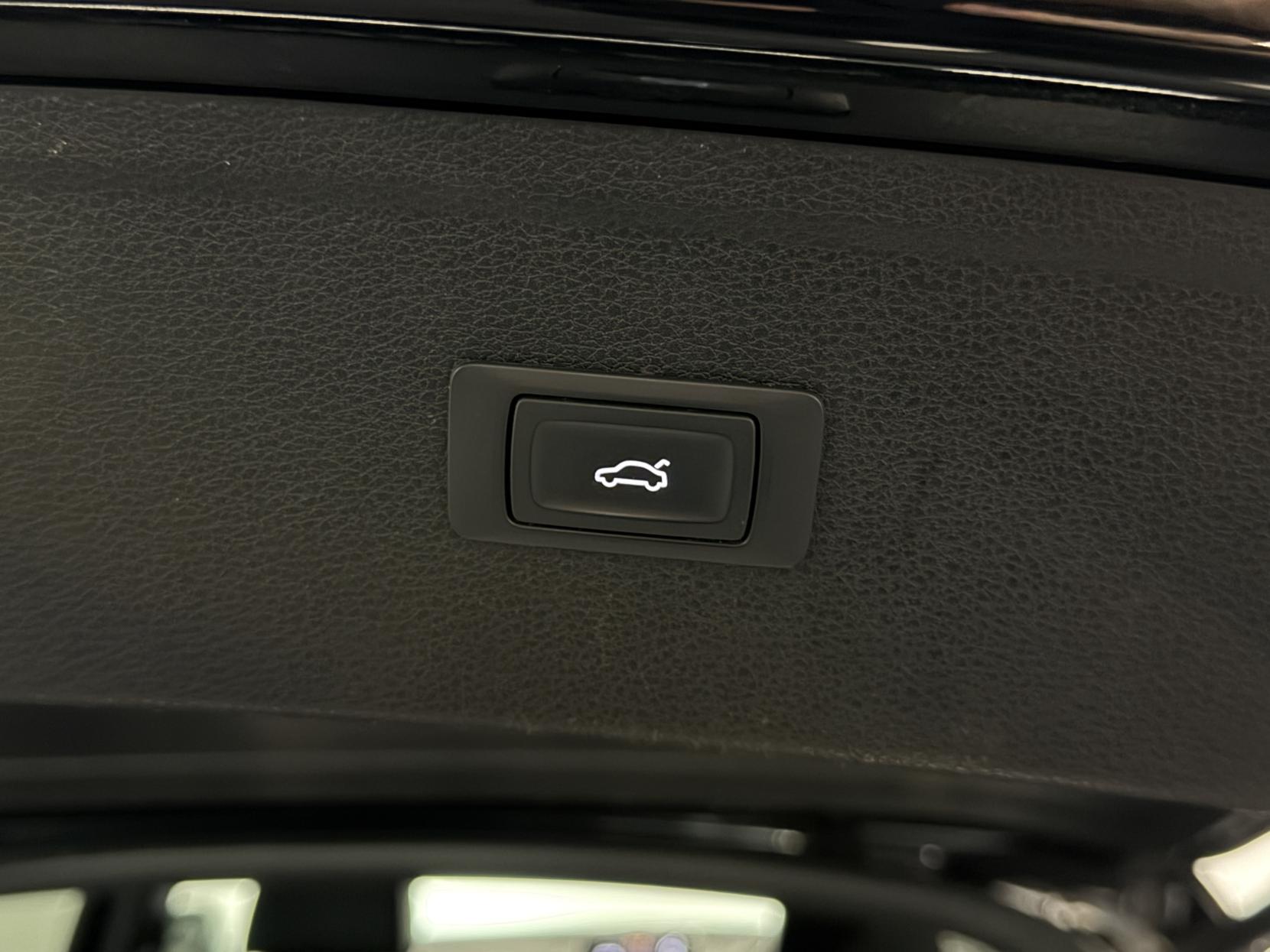 Audi Q5 2.0 TDI 40 Black Edition SUV 5dr Diesel S Tronic quattro Euro 6 (s/s) (190 ps)