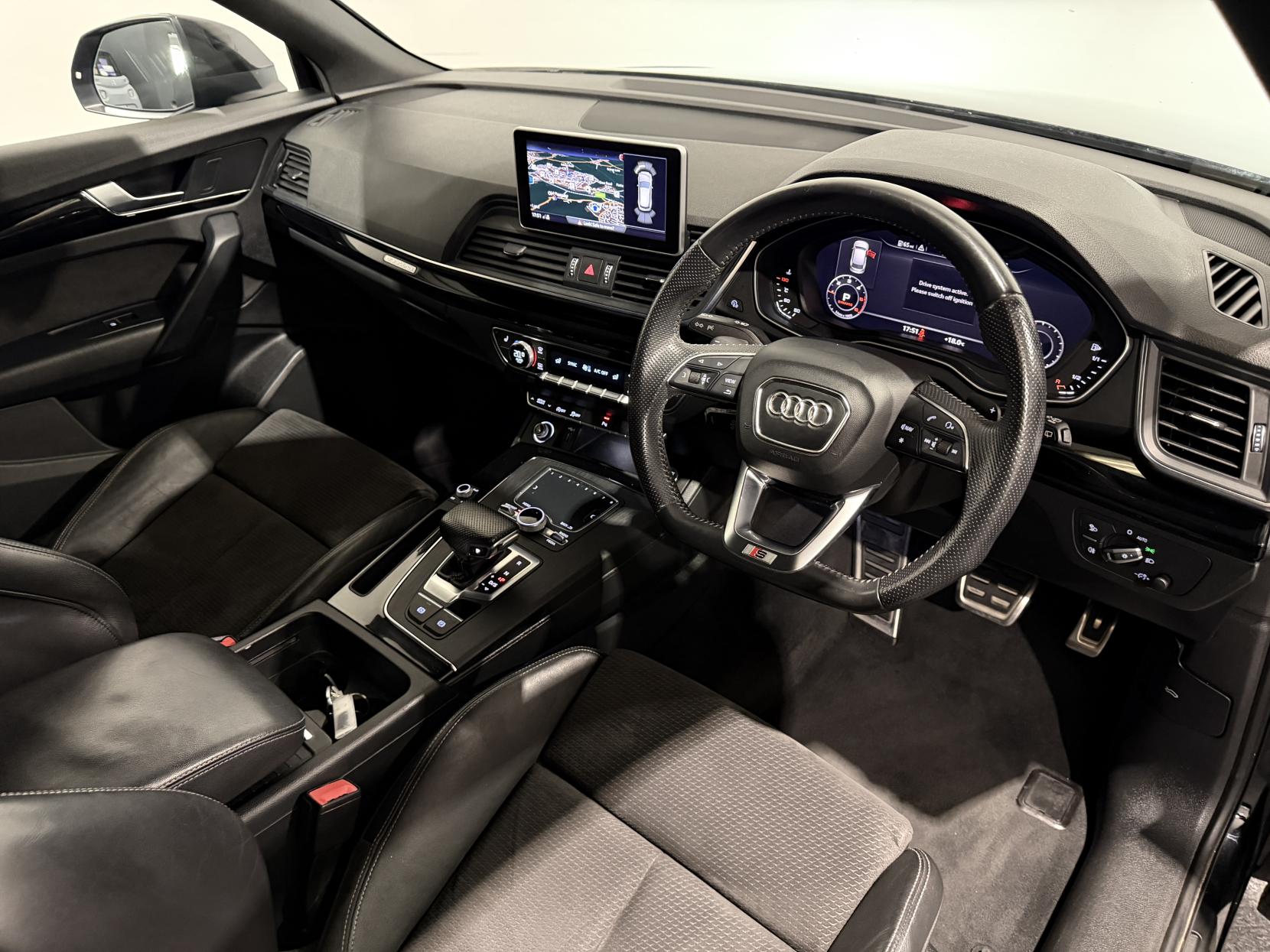 Audi Q5 2.0 TDI 40 Black Edition SUV 5dr Diesel S Tronic quattro Euro 6 (s/s) (190 ps)
