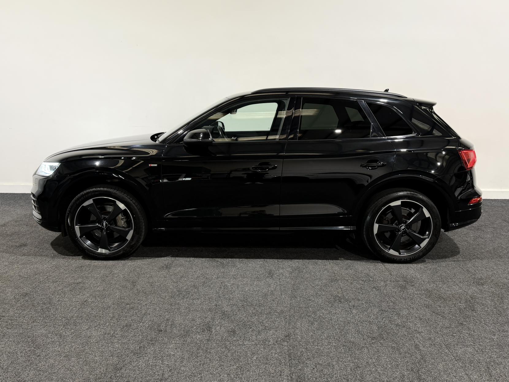 Audi Q5 2.0 TDI 40 Black Edition SUV 5dr Diesel S Tronic quattro Euro 6 (s/s) (190 ps)