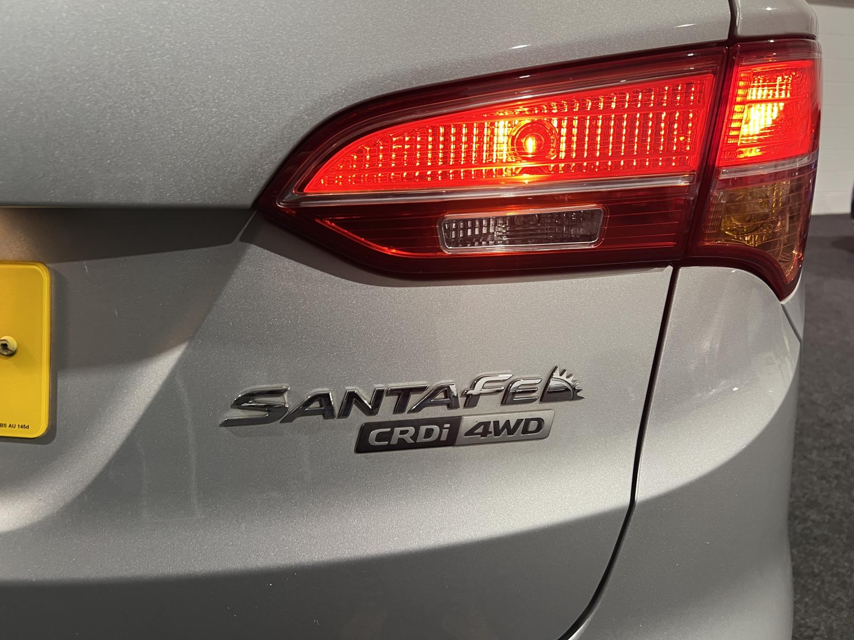 Hyundai Santa Fe 2.2 CRDi Premium SUV 5dr Diesel Auto 4WD Euro 5 (5 seat) (194 bhp)