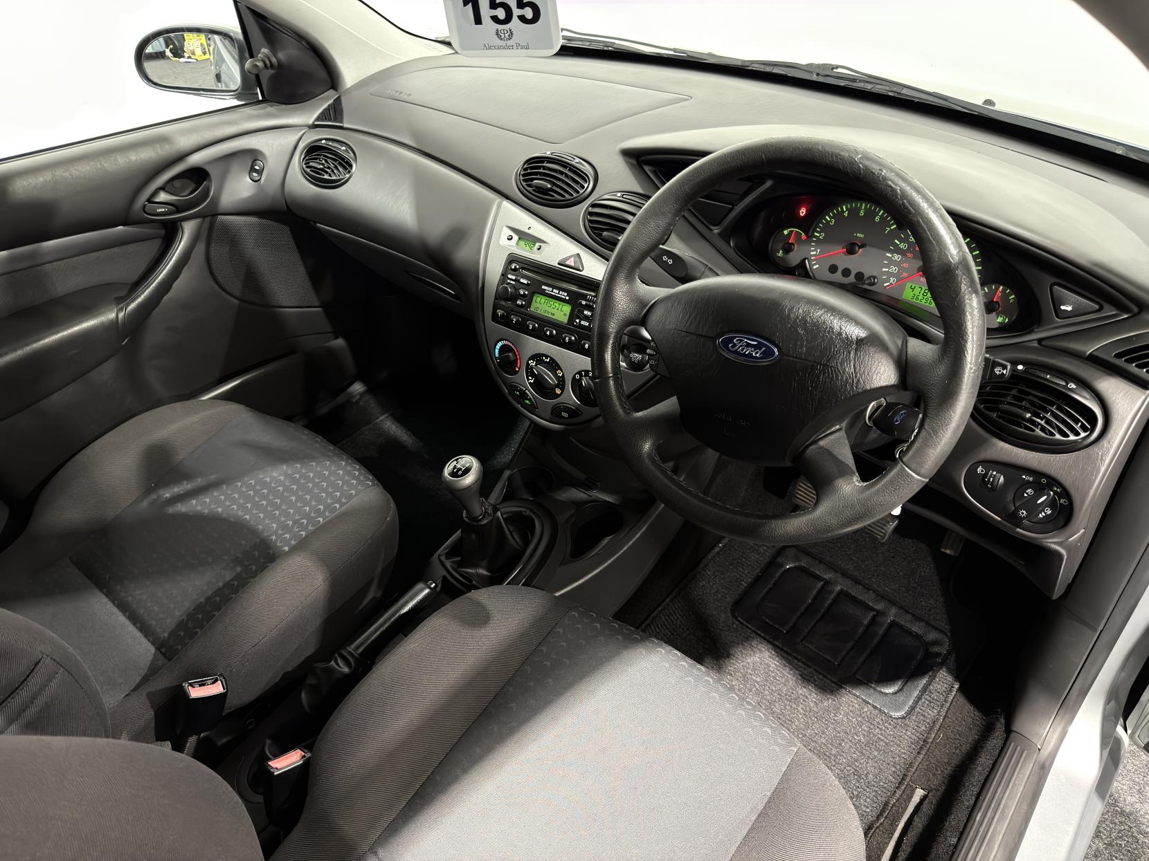Ford Focus 1.6i 16v Edge Hatchback 5dr Petrol Manual (165 g/km, 99 bhp)