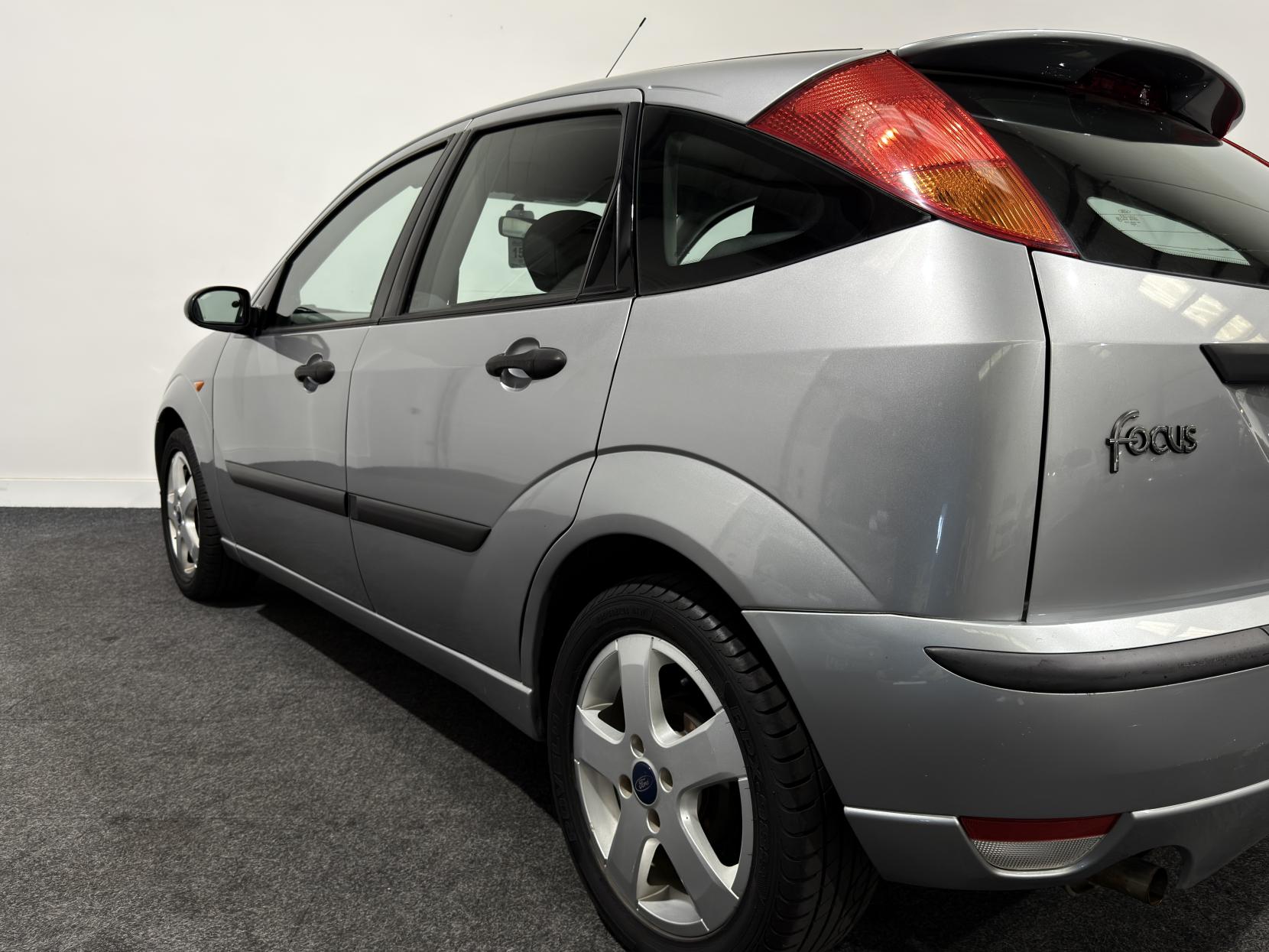 Ford Focus 1.6i 16v Edge Hatchback 5dr Petrol Manual (165 g/km, 99 bhp)