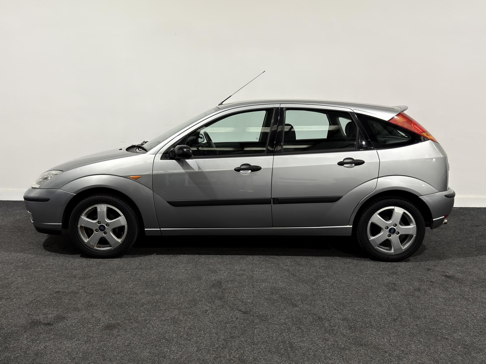 Ford Focus 1.6i 16v Edge Hatchback 5dr Petrol Manual (165 g/km, 99 bhp)