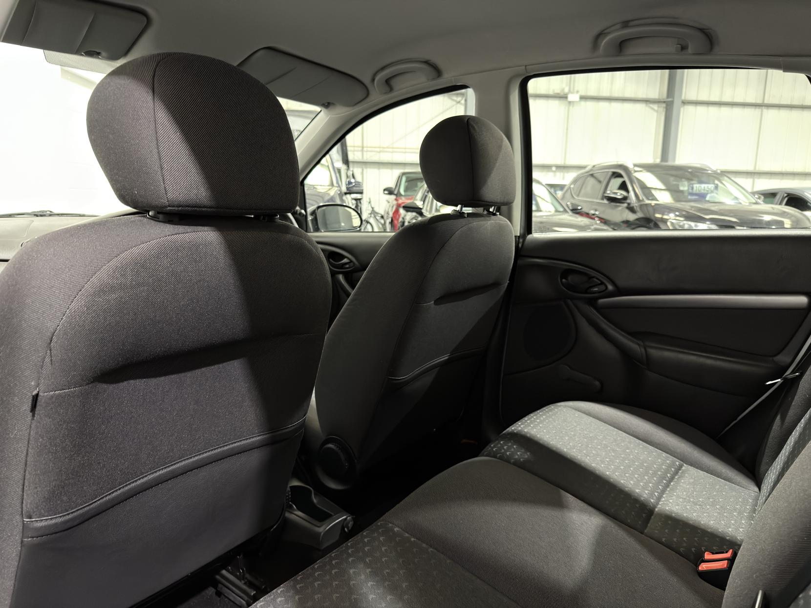 Ford Focus 1.6i 16v Edge Hatchback 5dr Petrol Manual (165 g/km, 99 bhp)