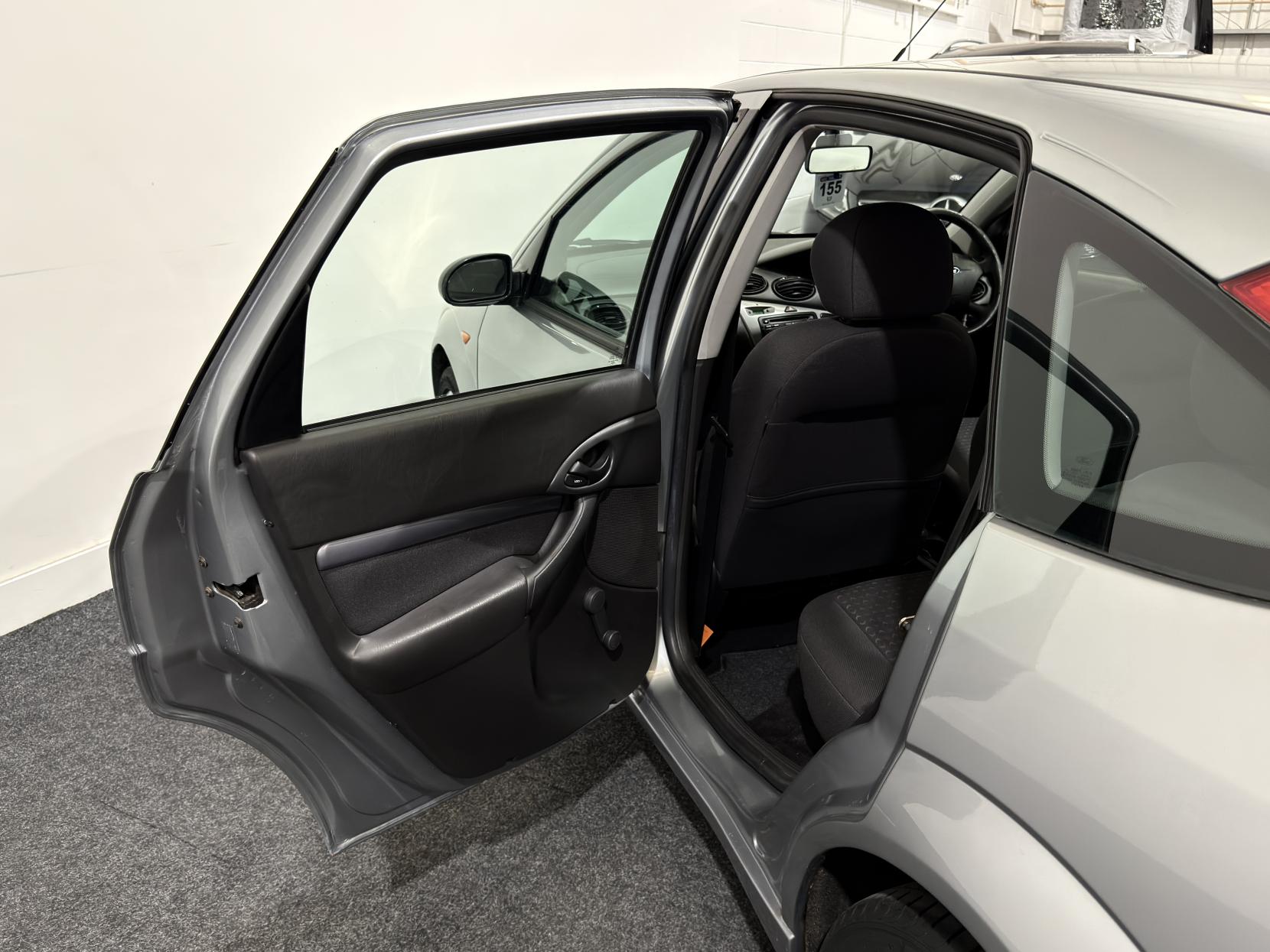 Ford Focus 1.6i 16v Edge Hatchback 5dr Petrol Manual (165 g/km, 99 bhp)