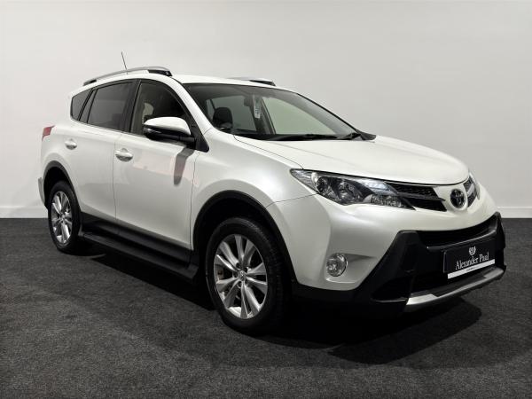 Toyota RAV4 2.2 D-4D Invincible SUV 5dr Diesel Manual 4WD Euro 5 (150 ps)