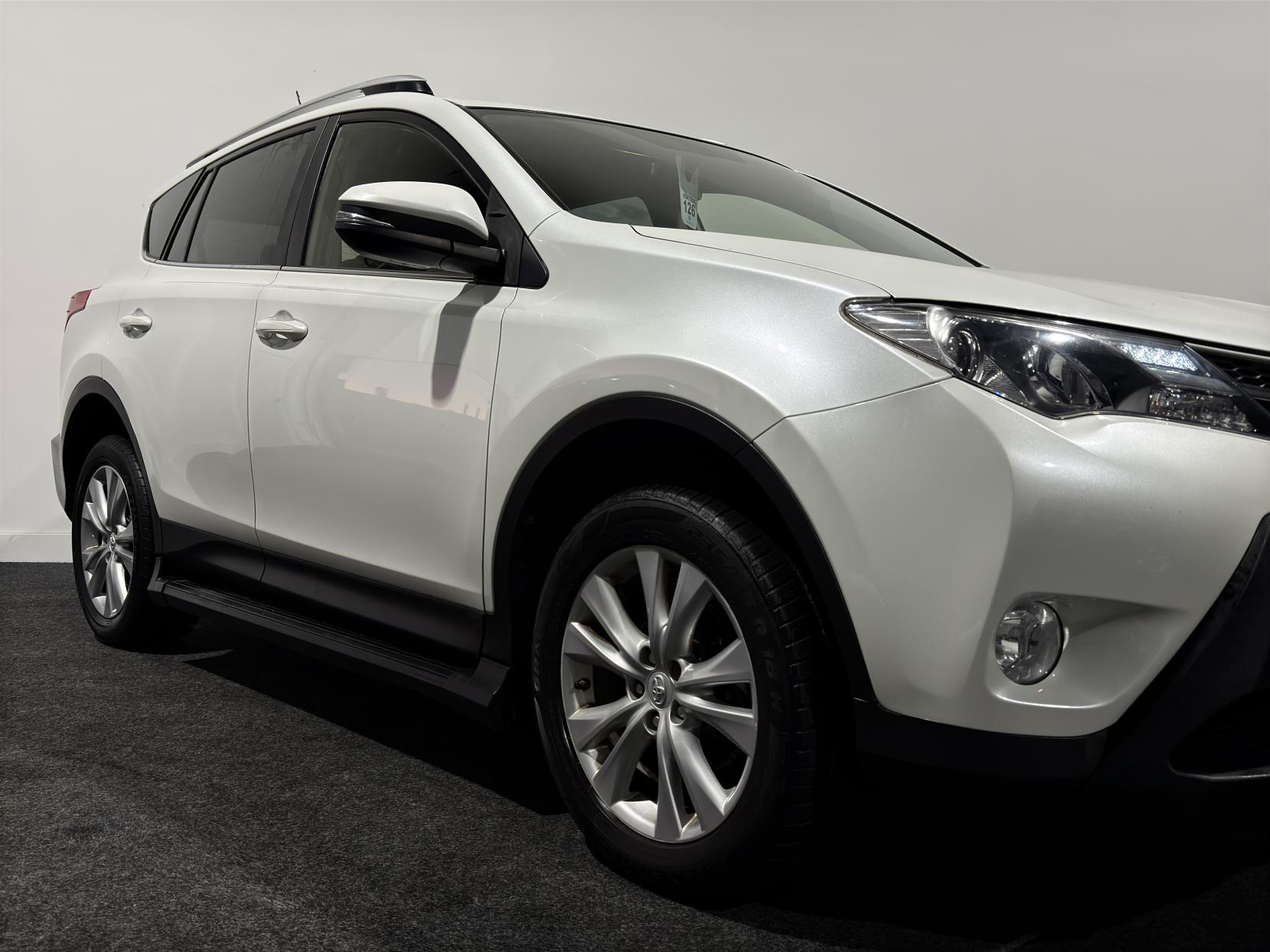 Toyota RAV4 2.2 D-4D Invincible SUV 5dr Diesel Manual 4WD Euro 5 (150 ps)