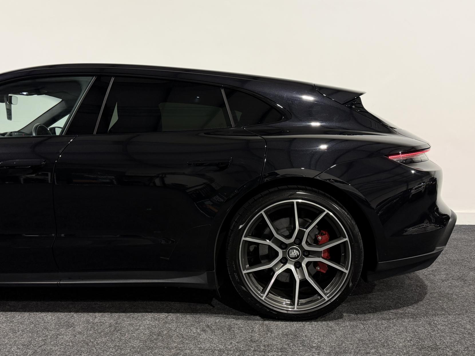 Porsche Taycan Performance Plus 93.4kWh 4S Sport Turismo 5dr Electric Auto 4WD (11kW Charger) (571 ps)