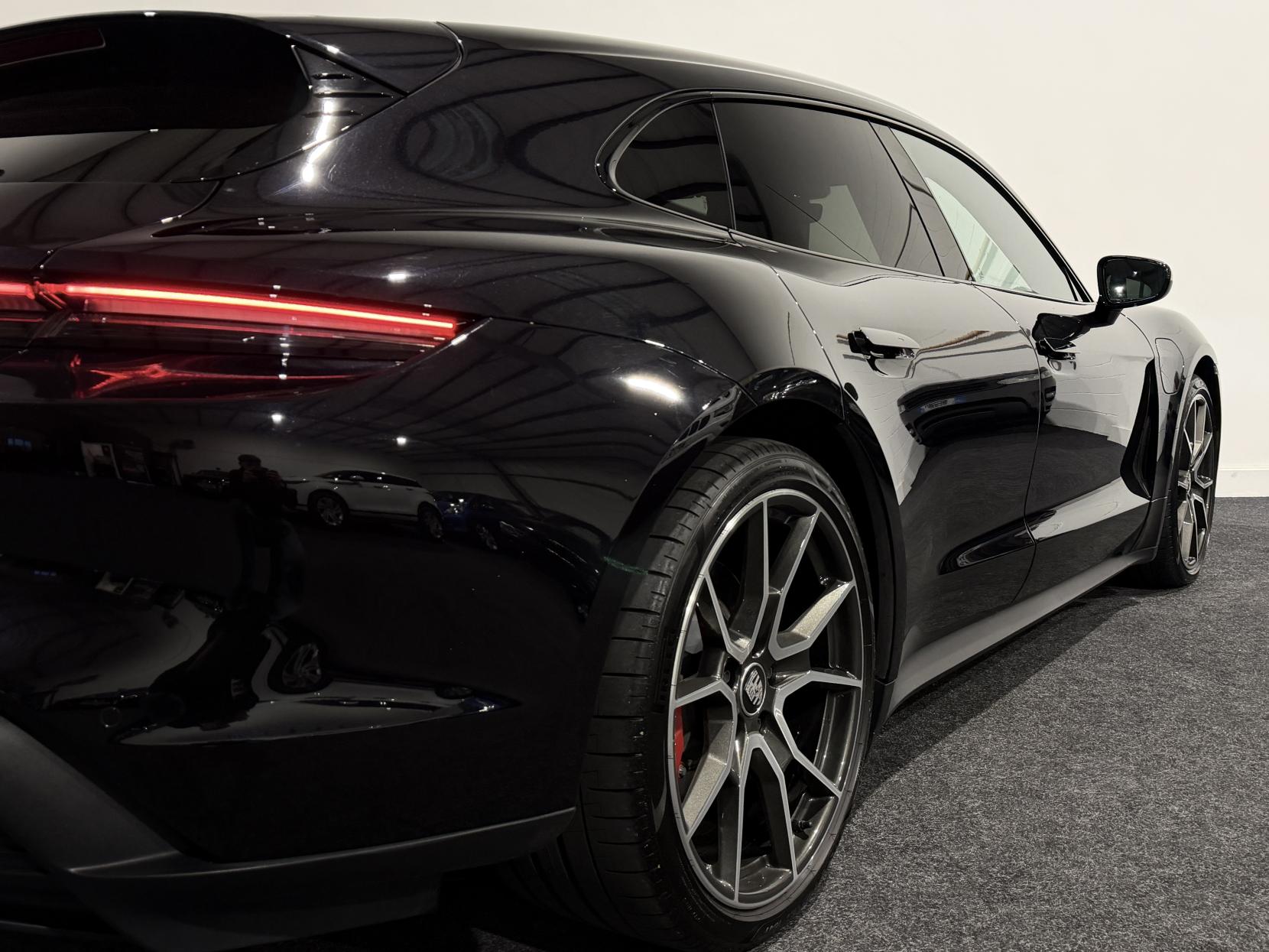 Porsche Taycan Performance Plus 93.4kWh 4S Sport Turismo 5dr Electric Auto 4WD (11kW Charger) (571 ps)