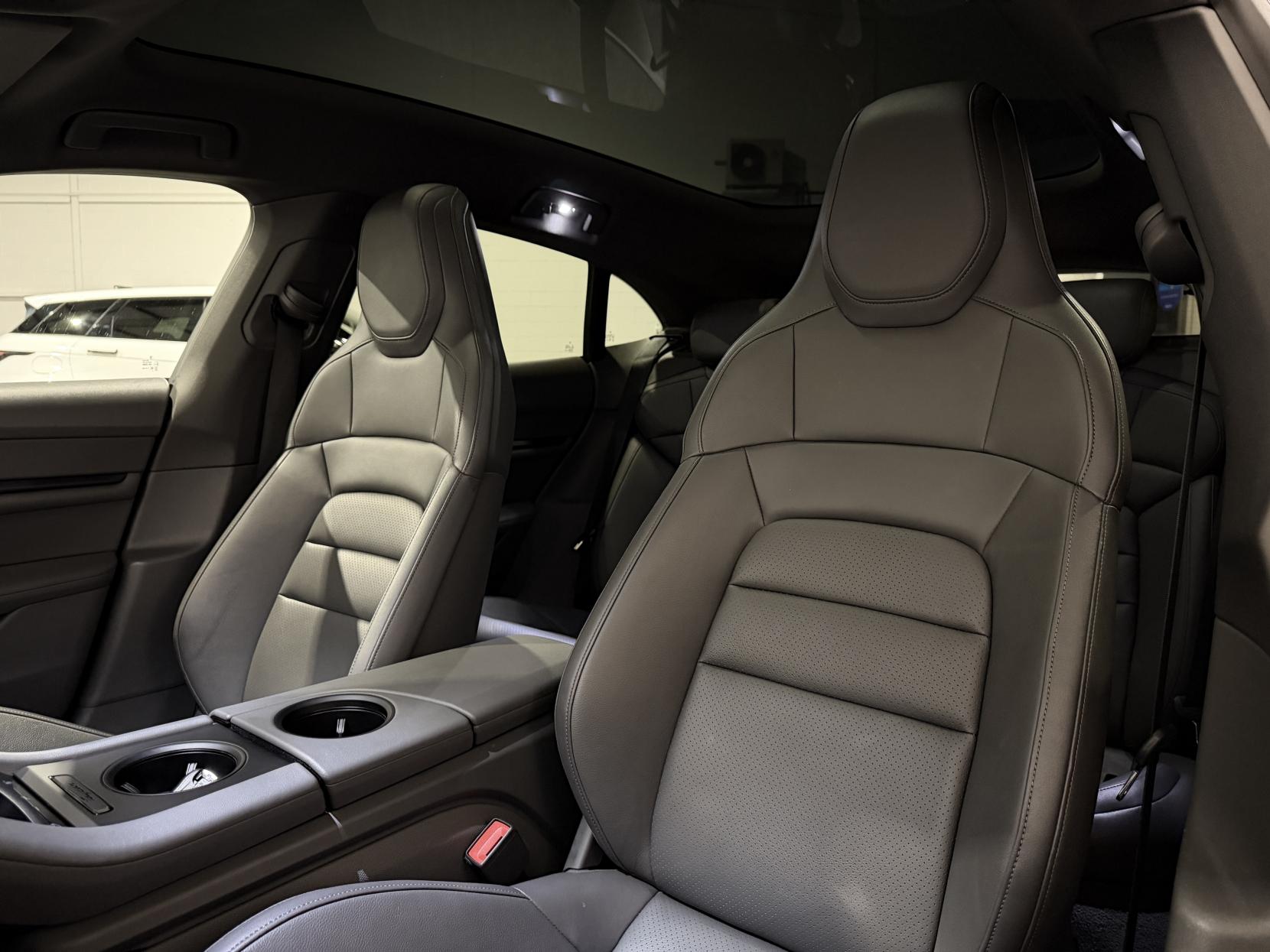 Porsche Taycan Performance Plus 93.4kWh 4S Sport Turismo 5dr Electric Auto 4WD (11kW Charger) (571 ps)